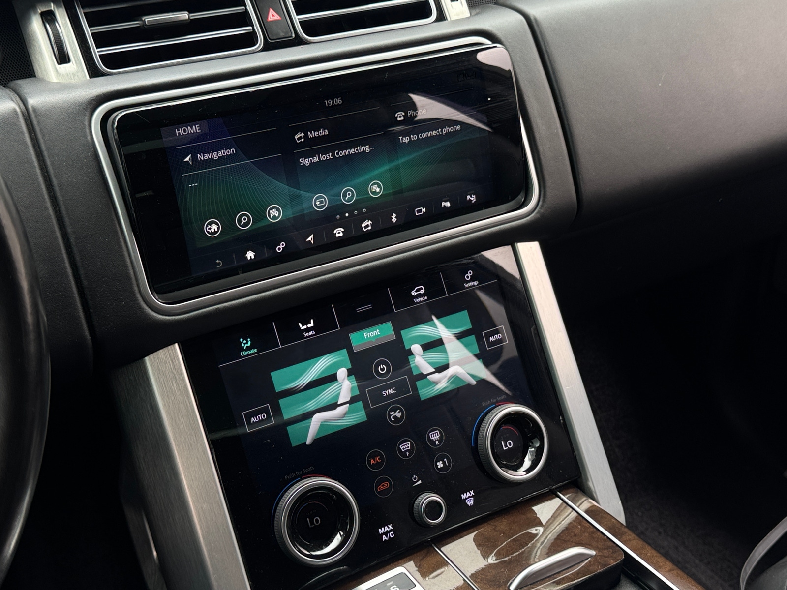 Thumbnail: 2018 Land Rover Range Rover - 3