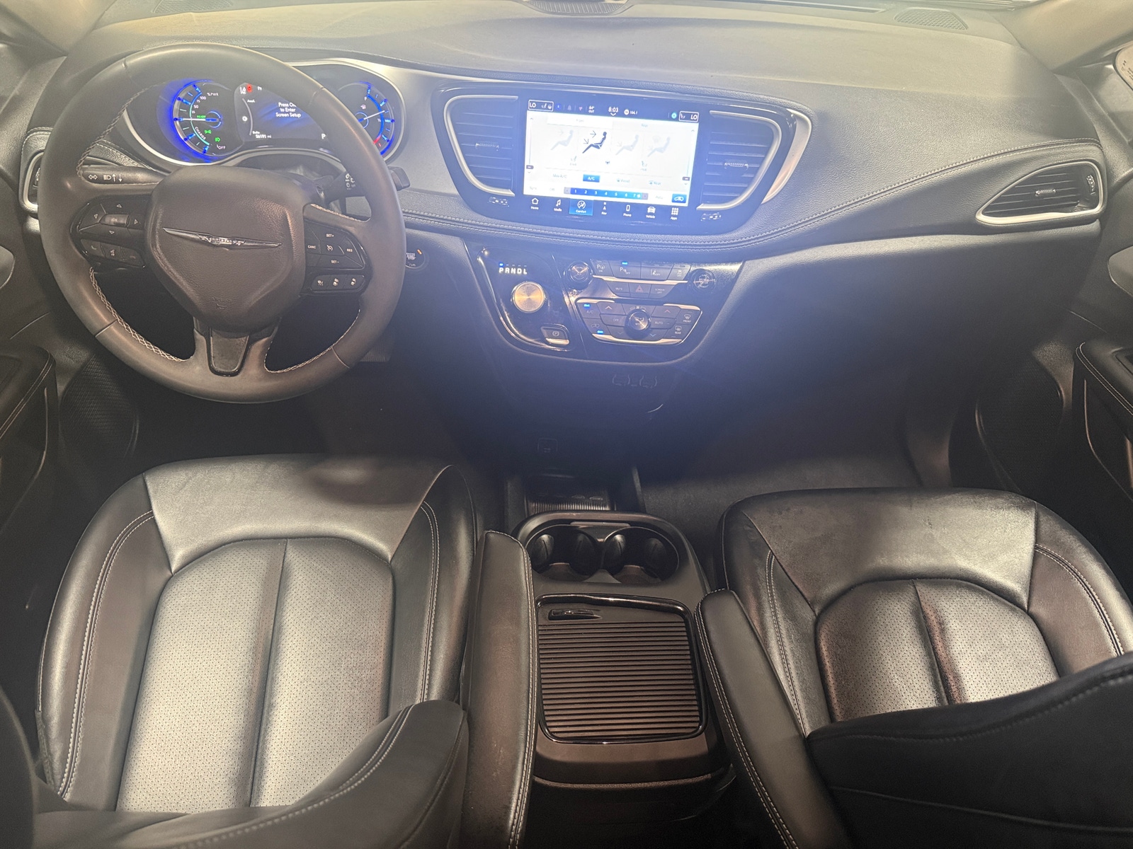 Thumbnail: 2024 Chrysler Pacifica - 3