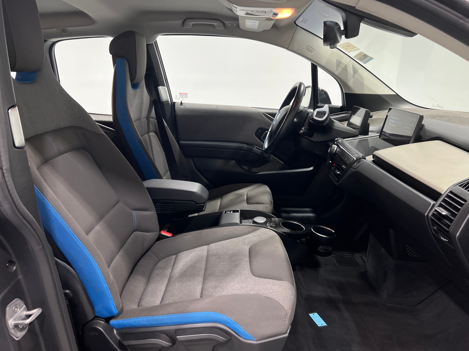 Thumbnail: 2018 BMW i3 - 2