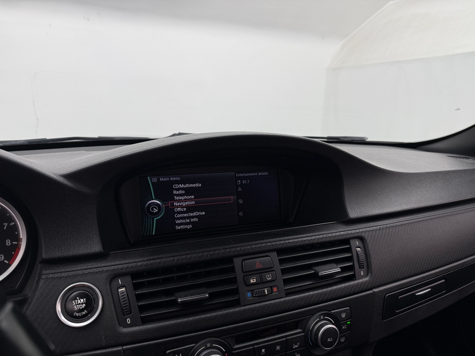 Thumbnail: 2013 BMW M3 - 3