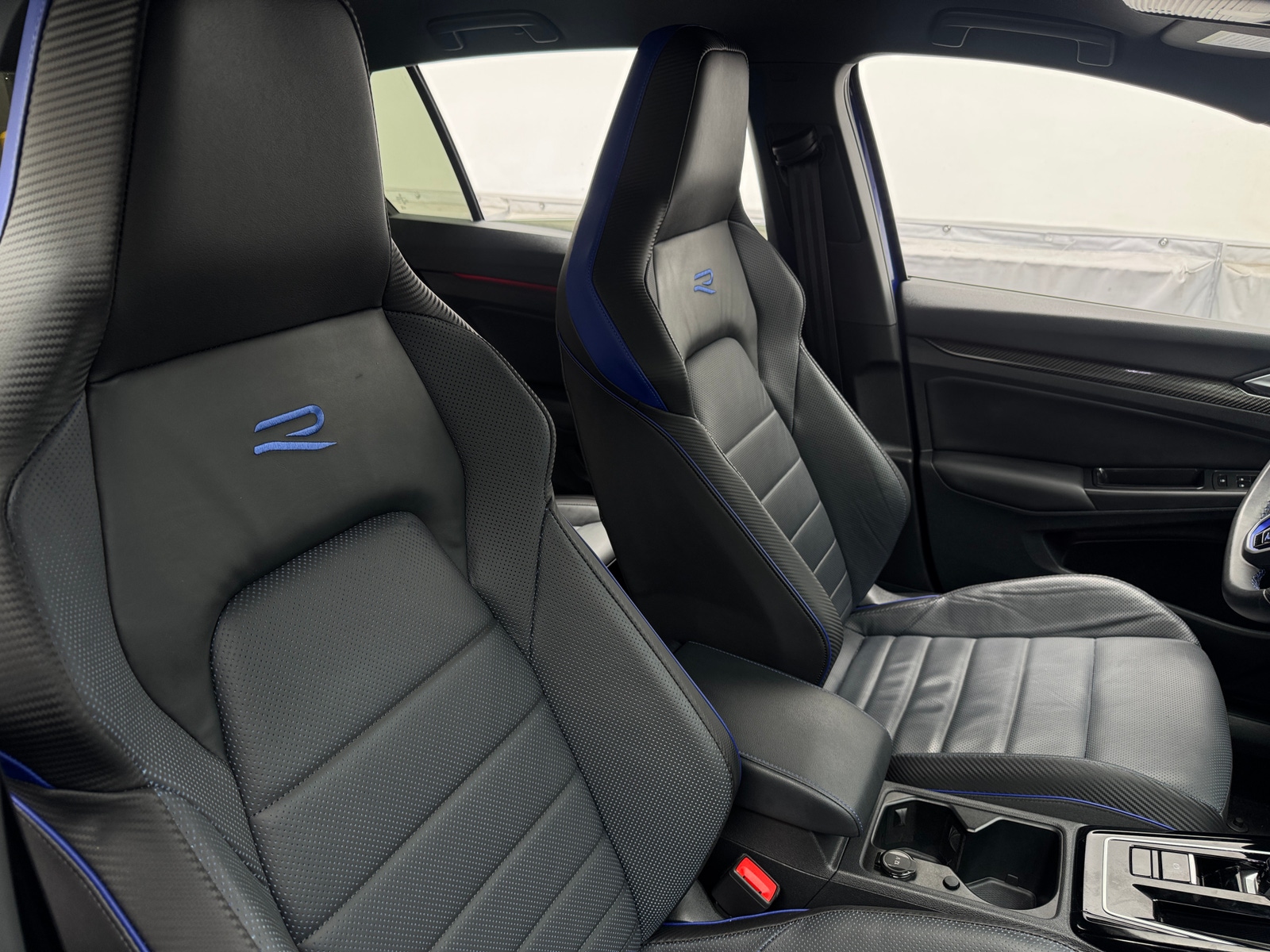 Thumbnail: 2023 Volkswagen Golf - 2