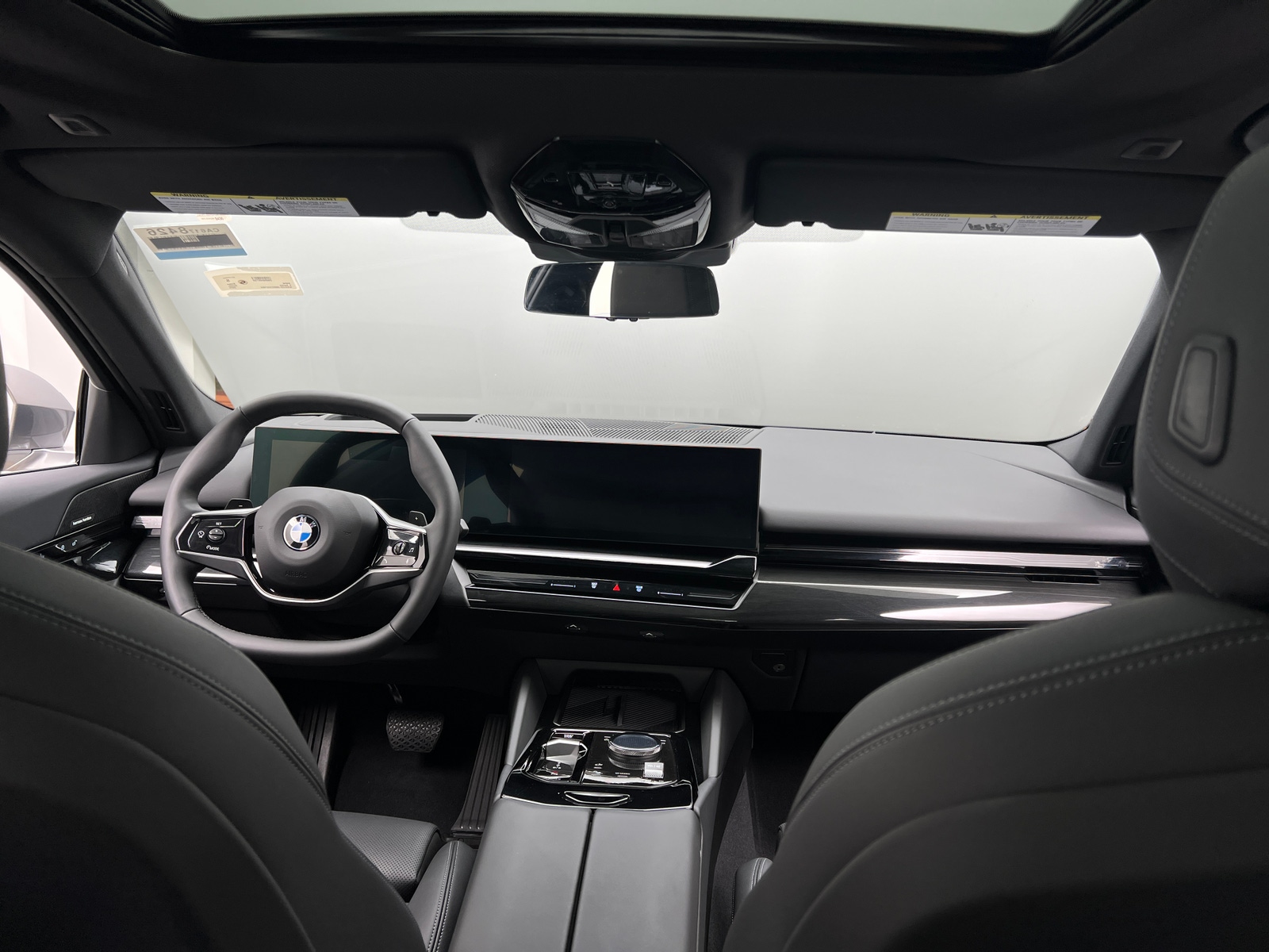 Thumbnail: 2025 BMW 5 Series - 2