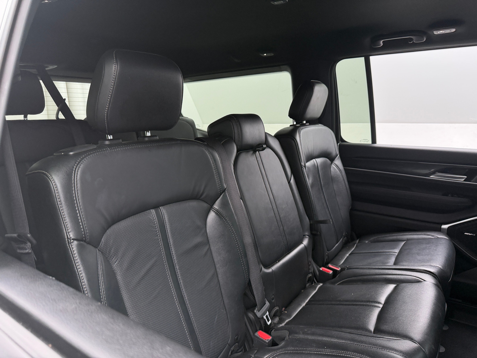 Thumbnail: 2023 Jeep Wagoneer - 5