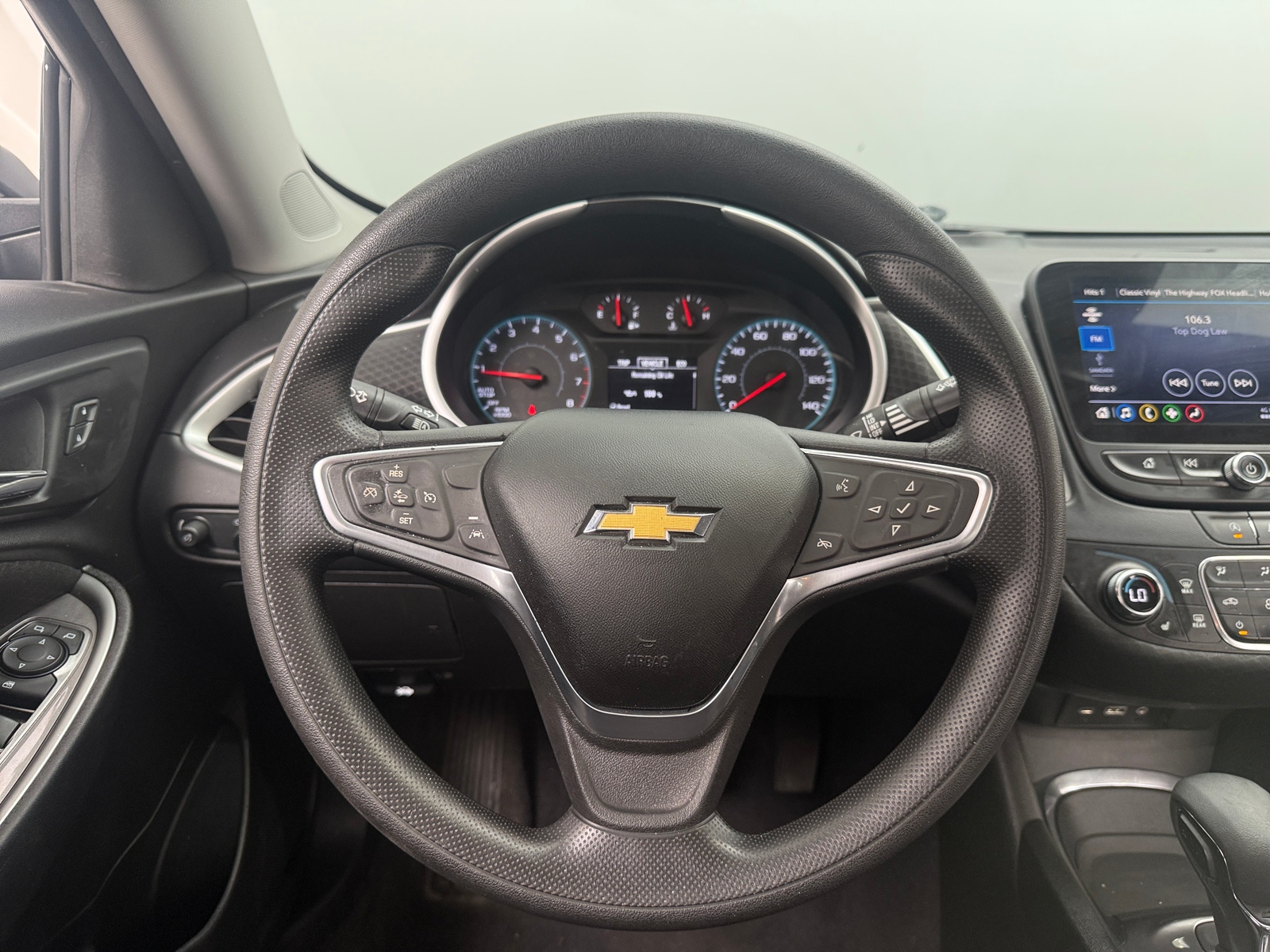 Thumbnail: 2023 Chevrolet Malibu - 5