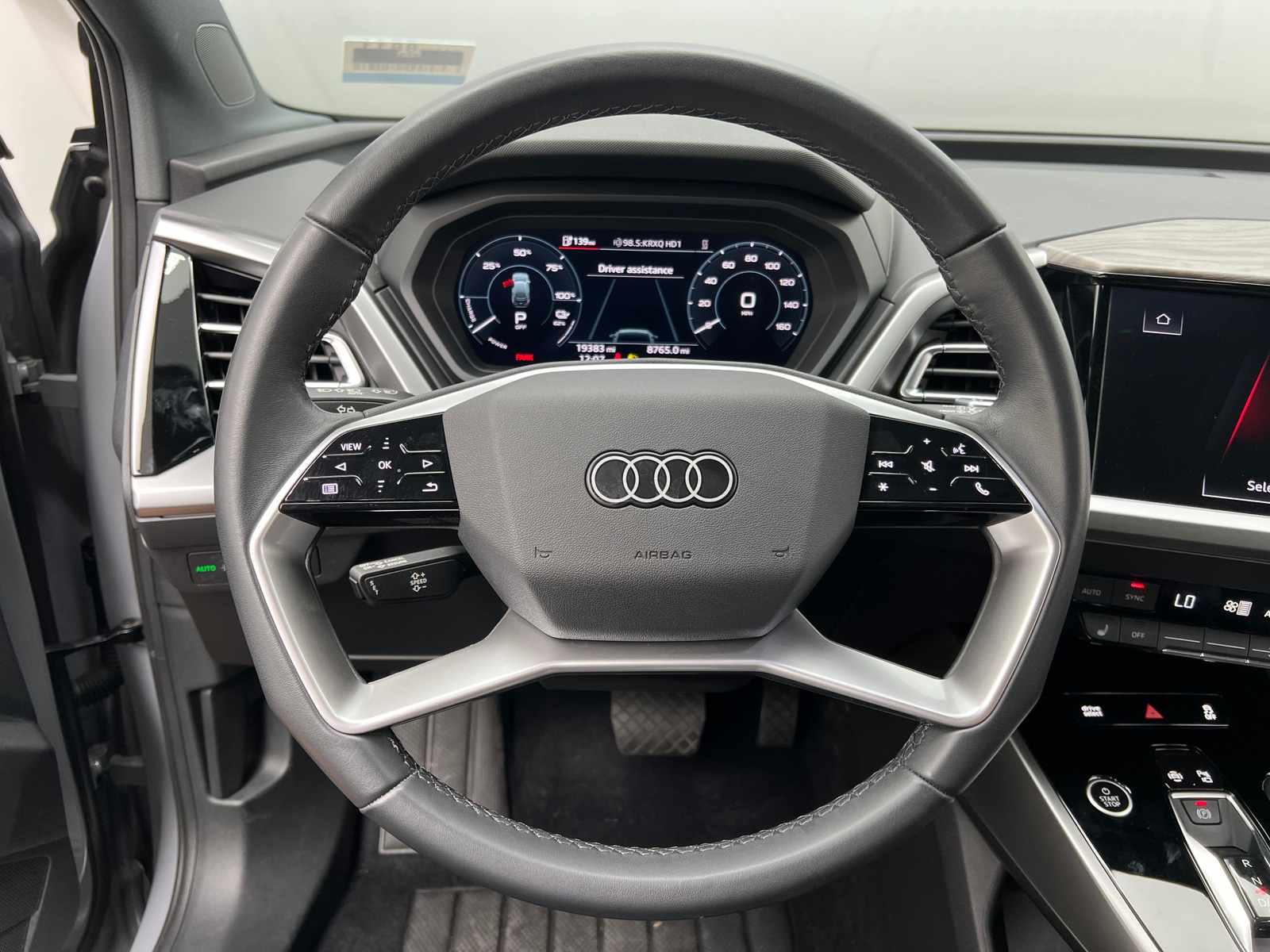 Thumbnail: 2023 Audi Q4 e-tron - 4