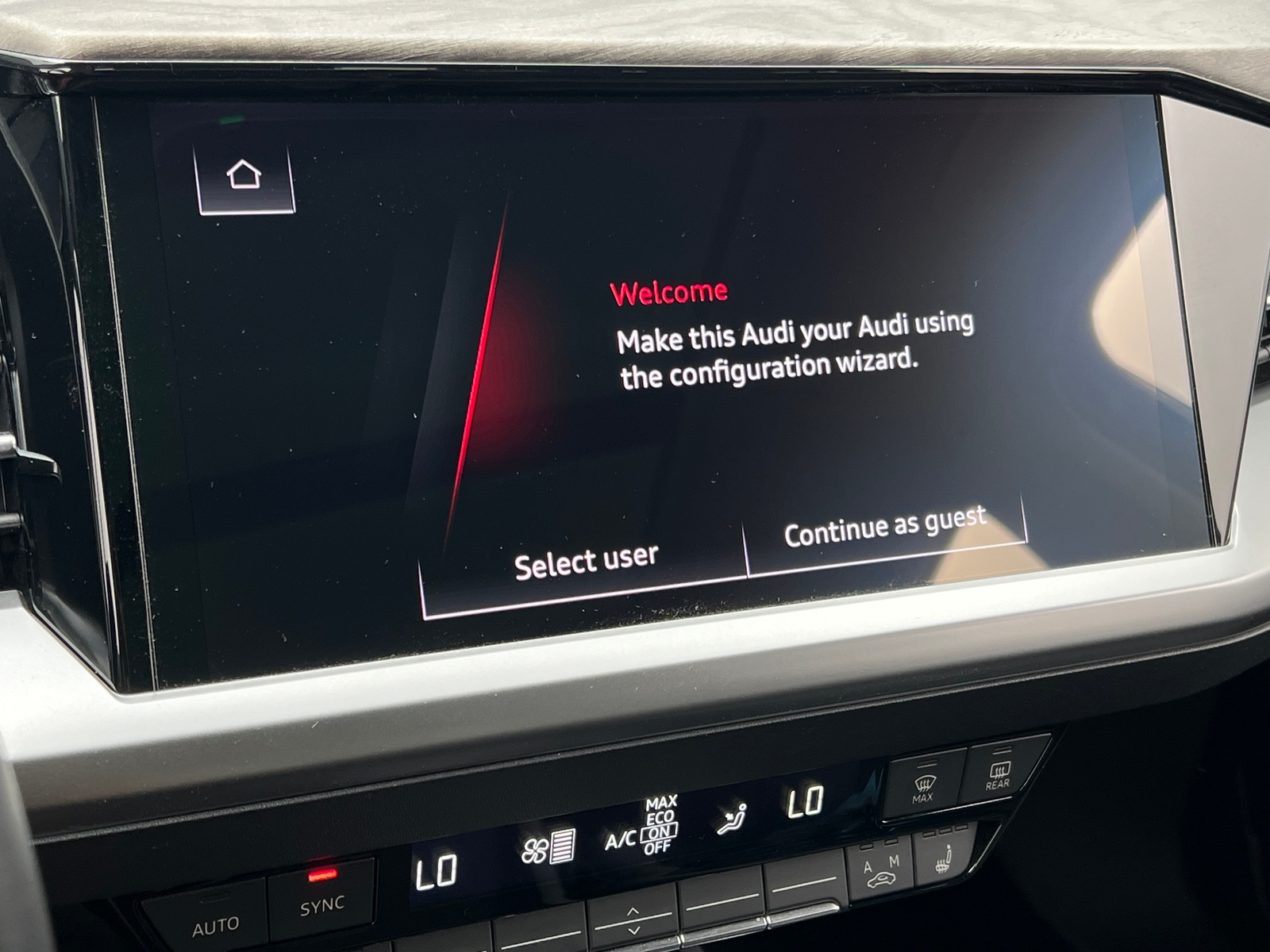 Thumbnail: 2023 Audi Q4 e-tron - 3