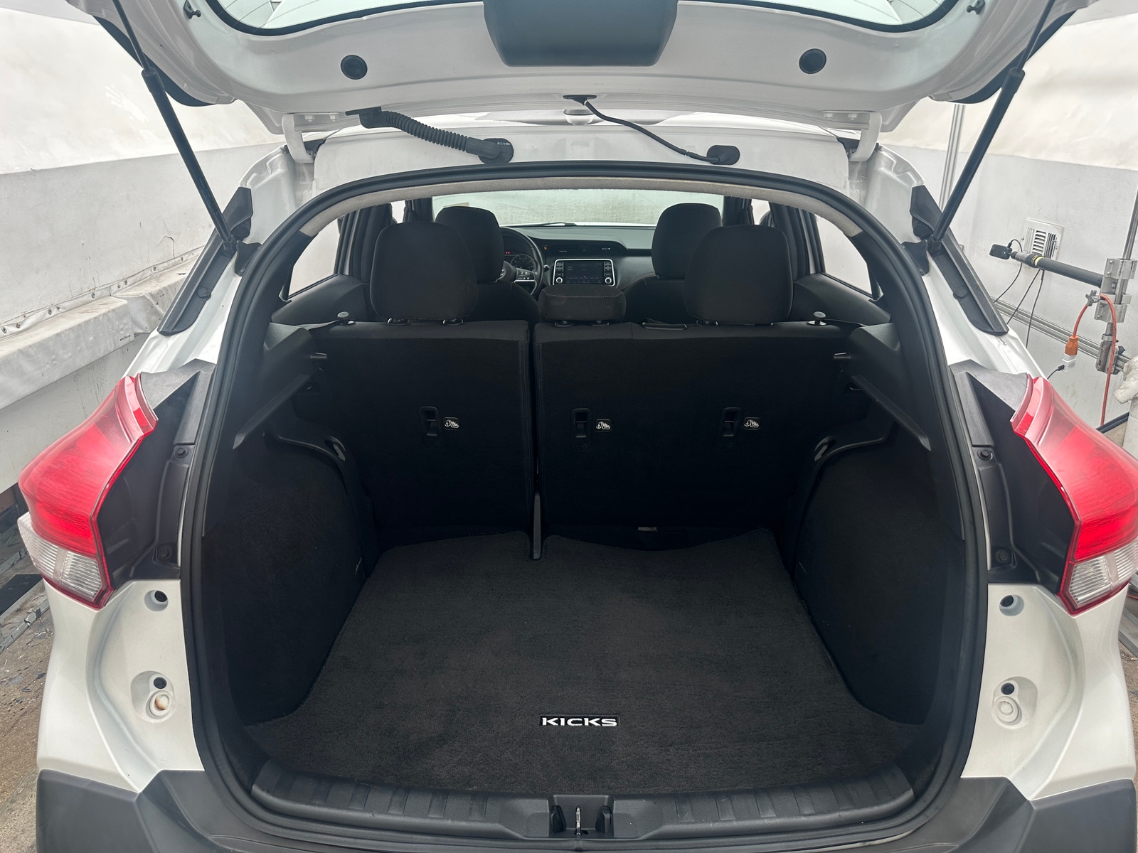 Thumbnail: 2019 Nissan Kicks - 7