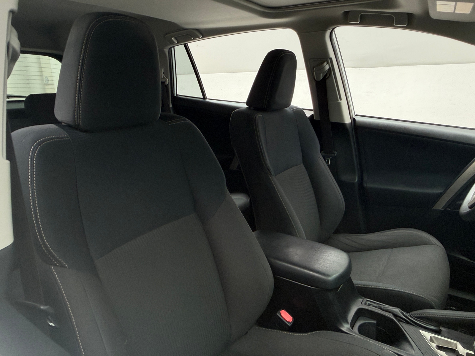 Thumbnail: 2015 Toyota RAV4 - 2
