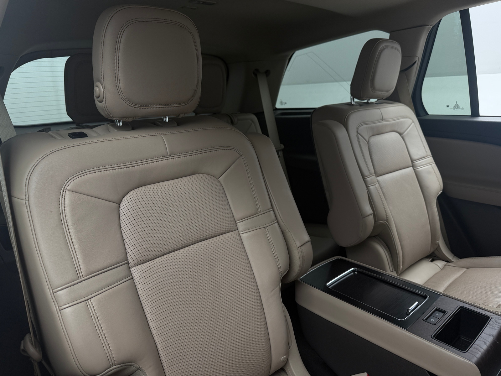 Thumbnail: 2020 Lincoln Aviator - 5