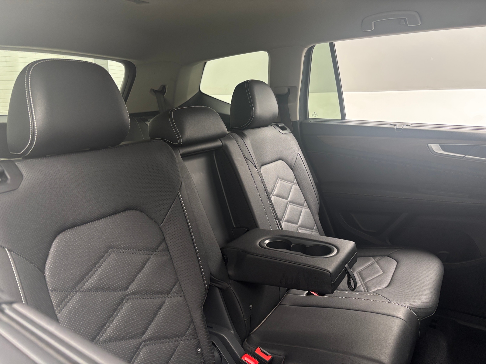 Thumbnail: 2026 Volkswagen Atlas - 5