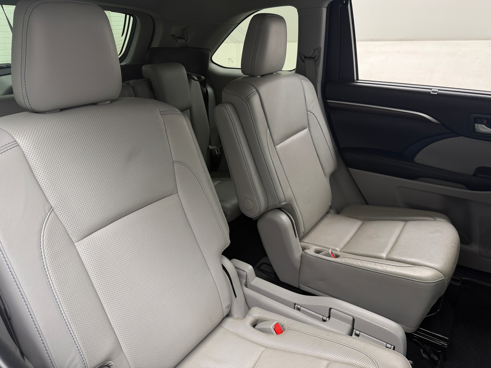 Thumbnail: 2016 Toyota Highlander - 5