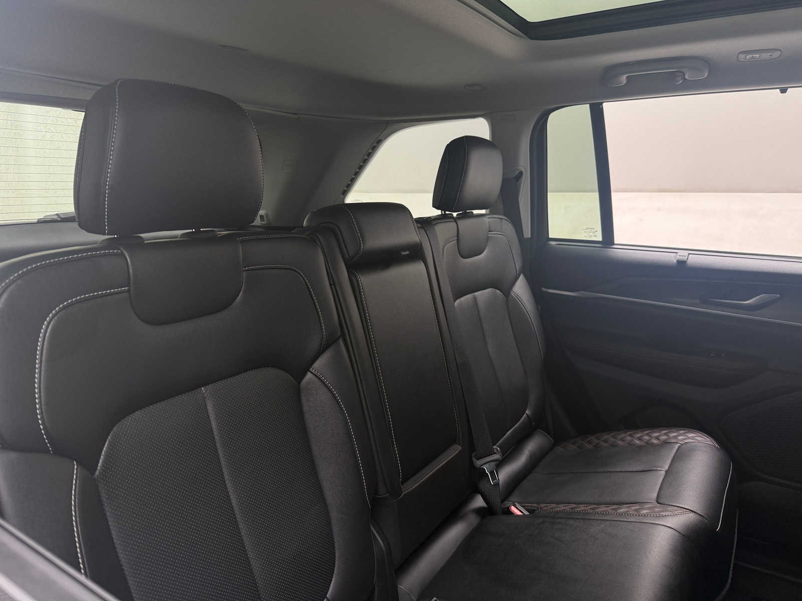 Thumbnail: 2023 Jeep Grand Cherokee - 5