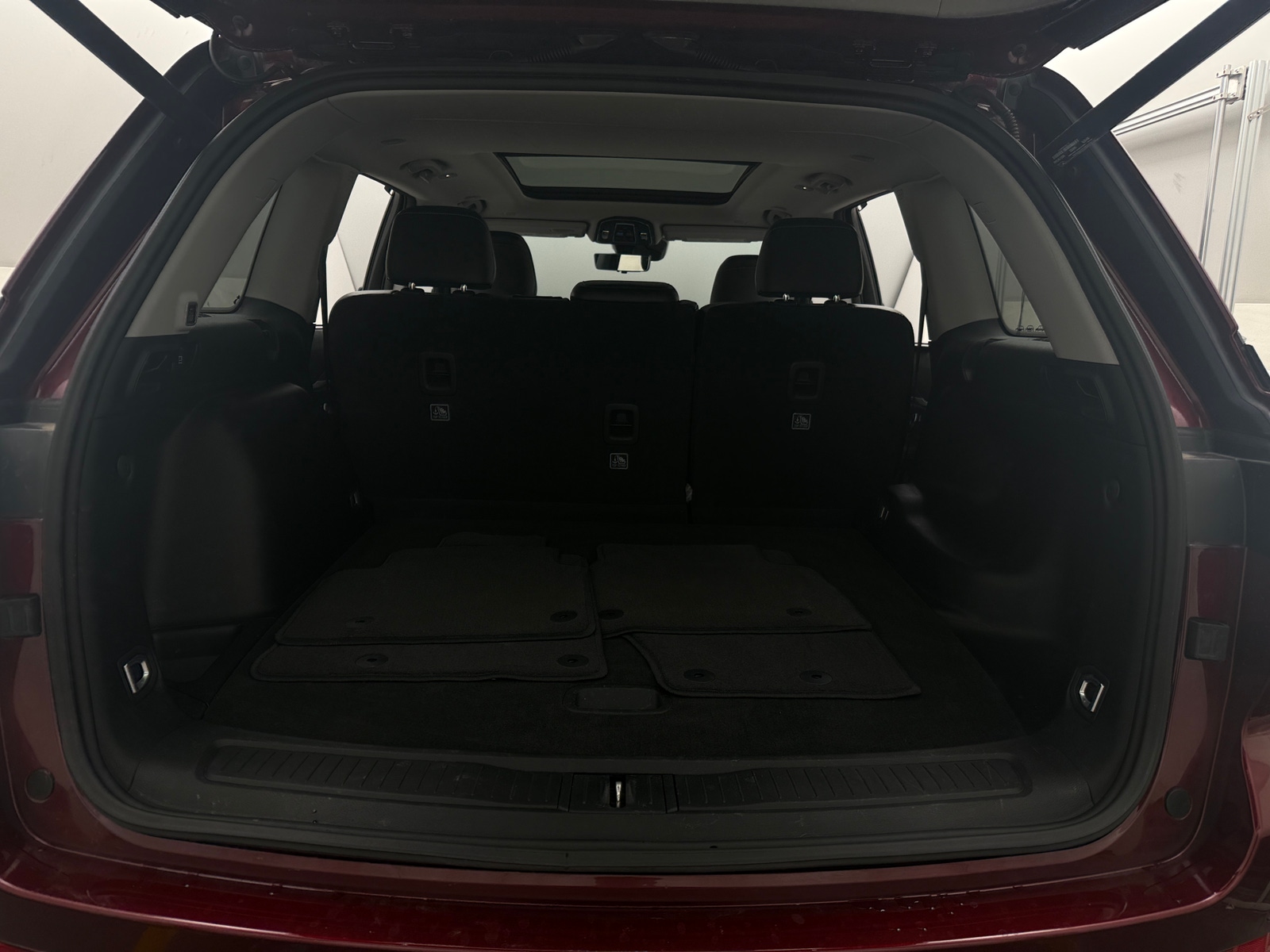 Thumbnail: 2023 Jeep Grand Cherokee - 6