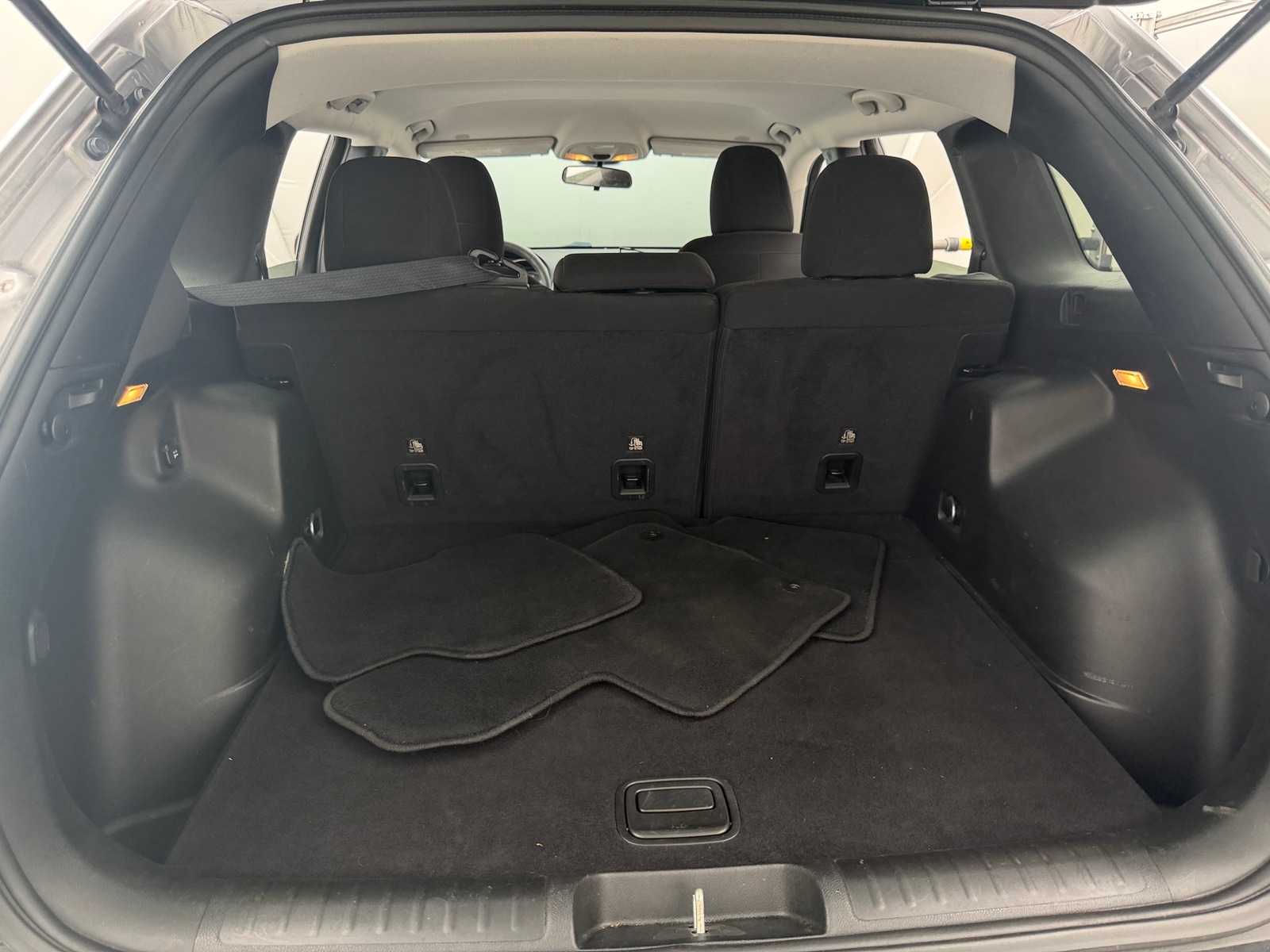Thumbnail: 2019 Jeep Cherokee - 7