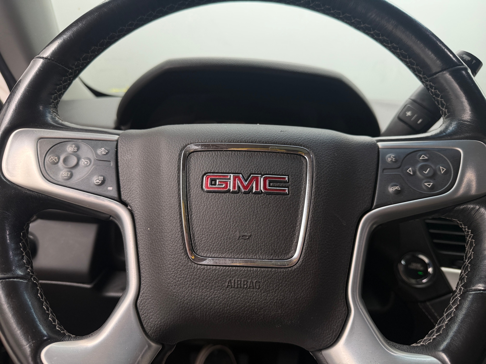Thumbnail: 2019 GMC Yukon - 4