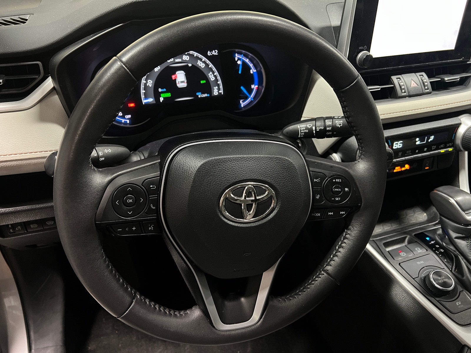 Thumbnail: 2023 Toyota RAV4 - 4