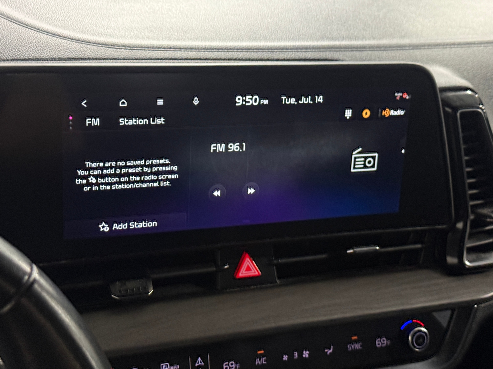 Thumbnail: 2023 Kia Sportage - 3