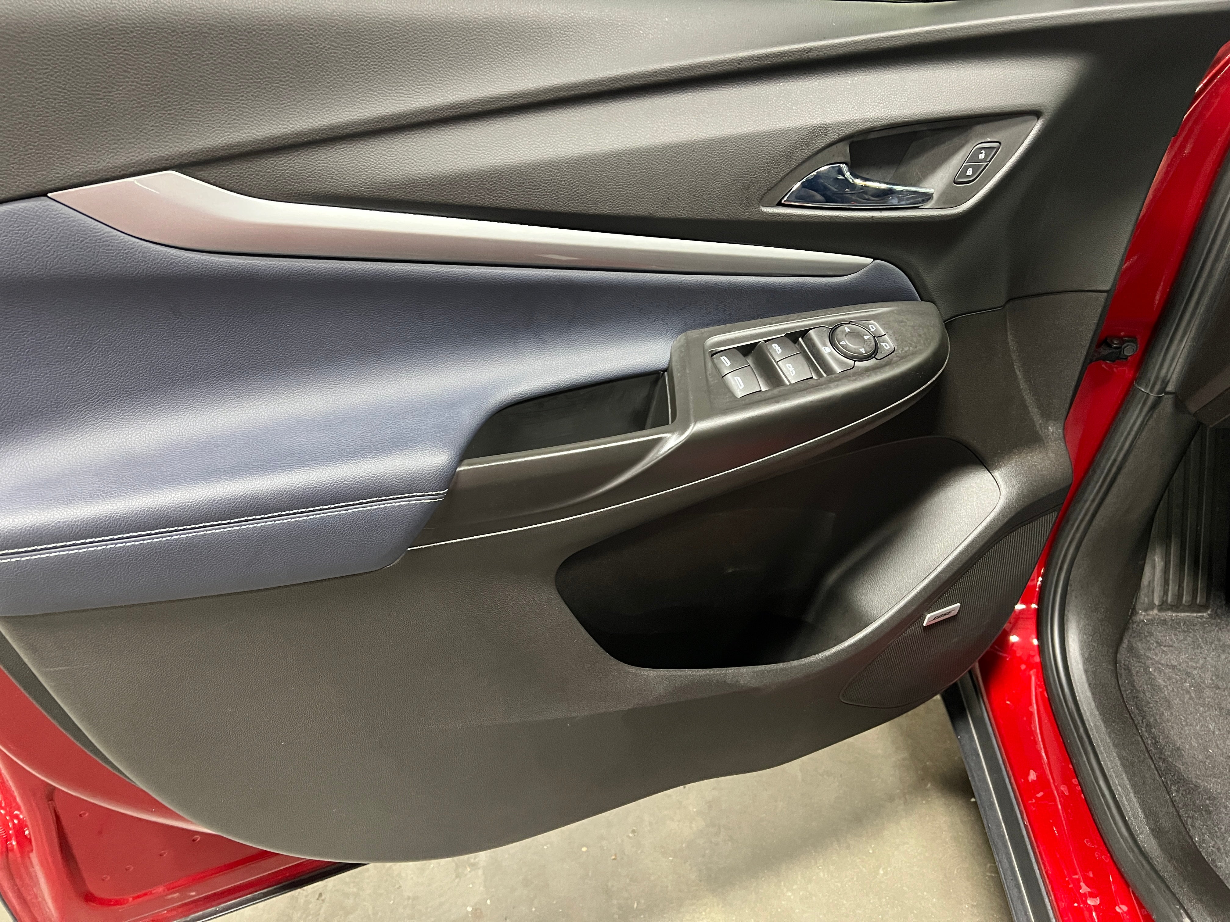 Used 2023 Chevrolet Bolt EUV Premier with VIN 1G1FZ6S00P4130436 for sale in Oak Creek, WI