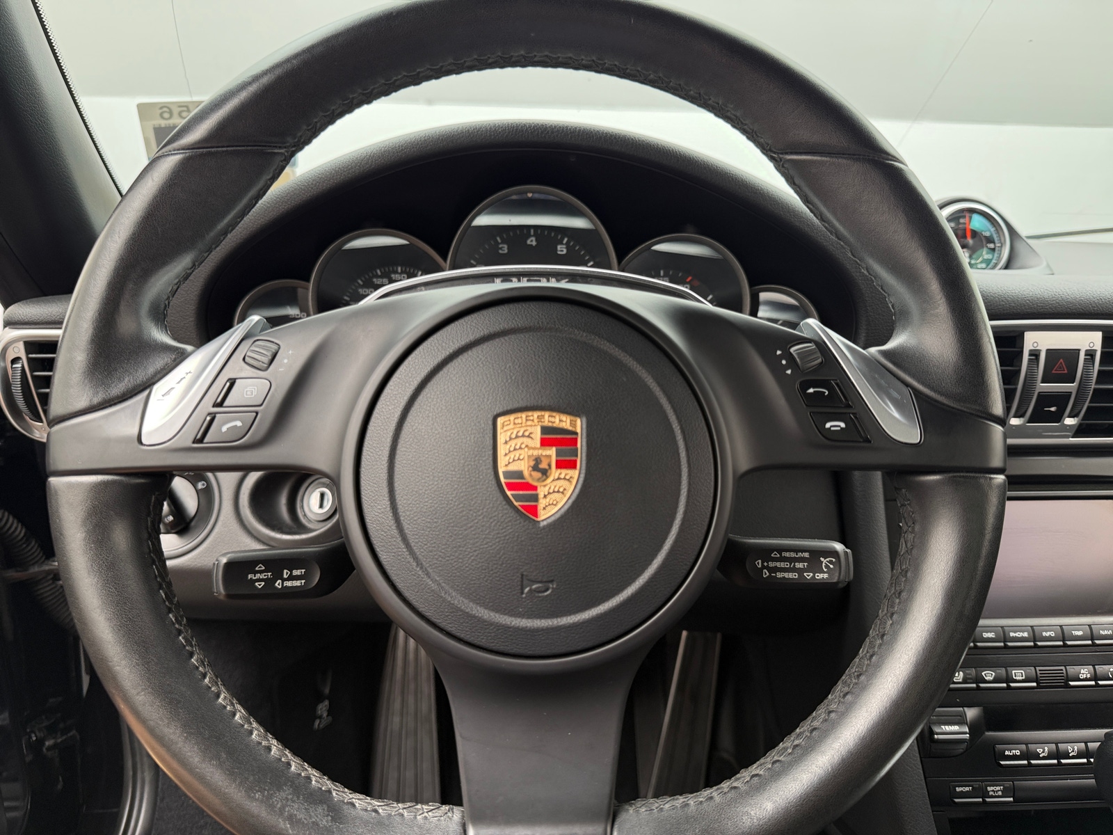 Thumbnail: 2012 Porsche 911 - 4