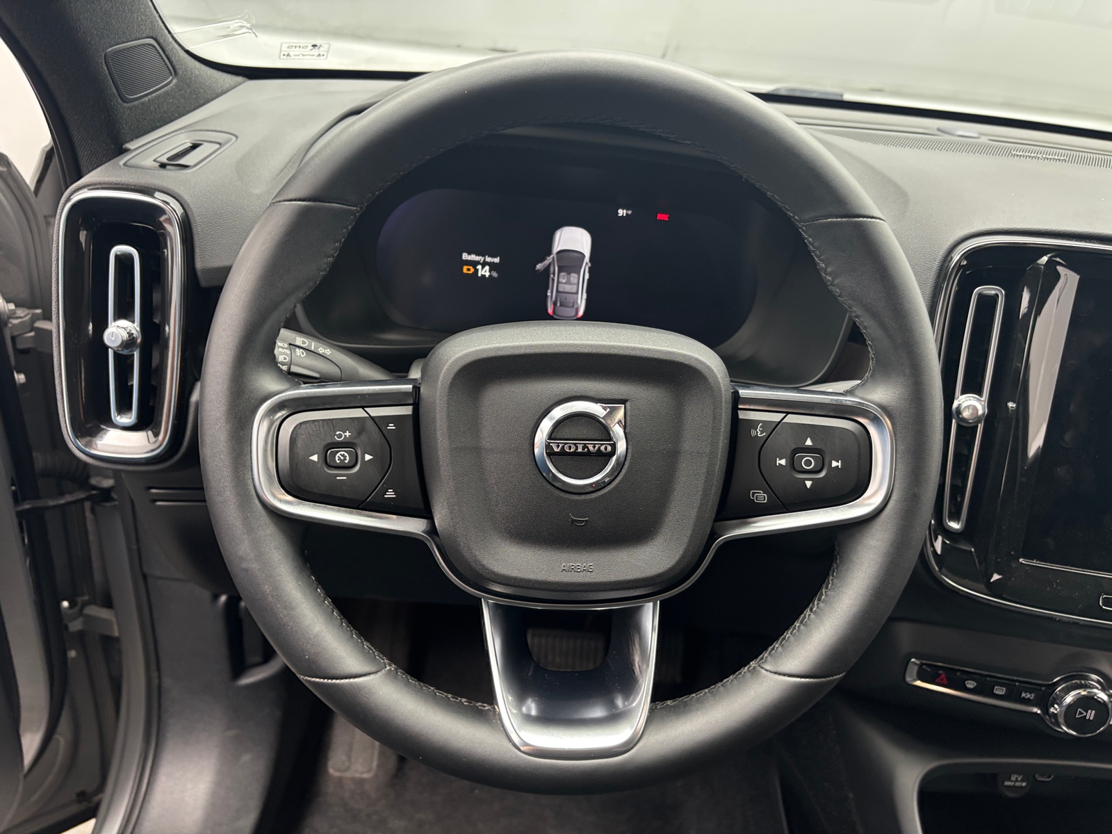 Thumbnail: 2023 Volvo C40 - 5