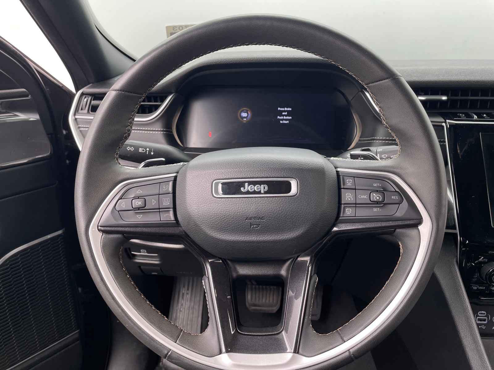 Thumbnail: 2023 Jeep Grand Cherokee - 4