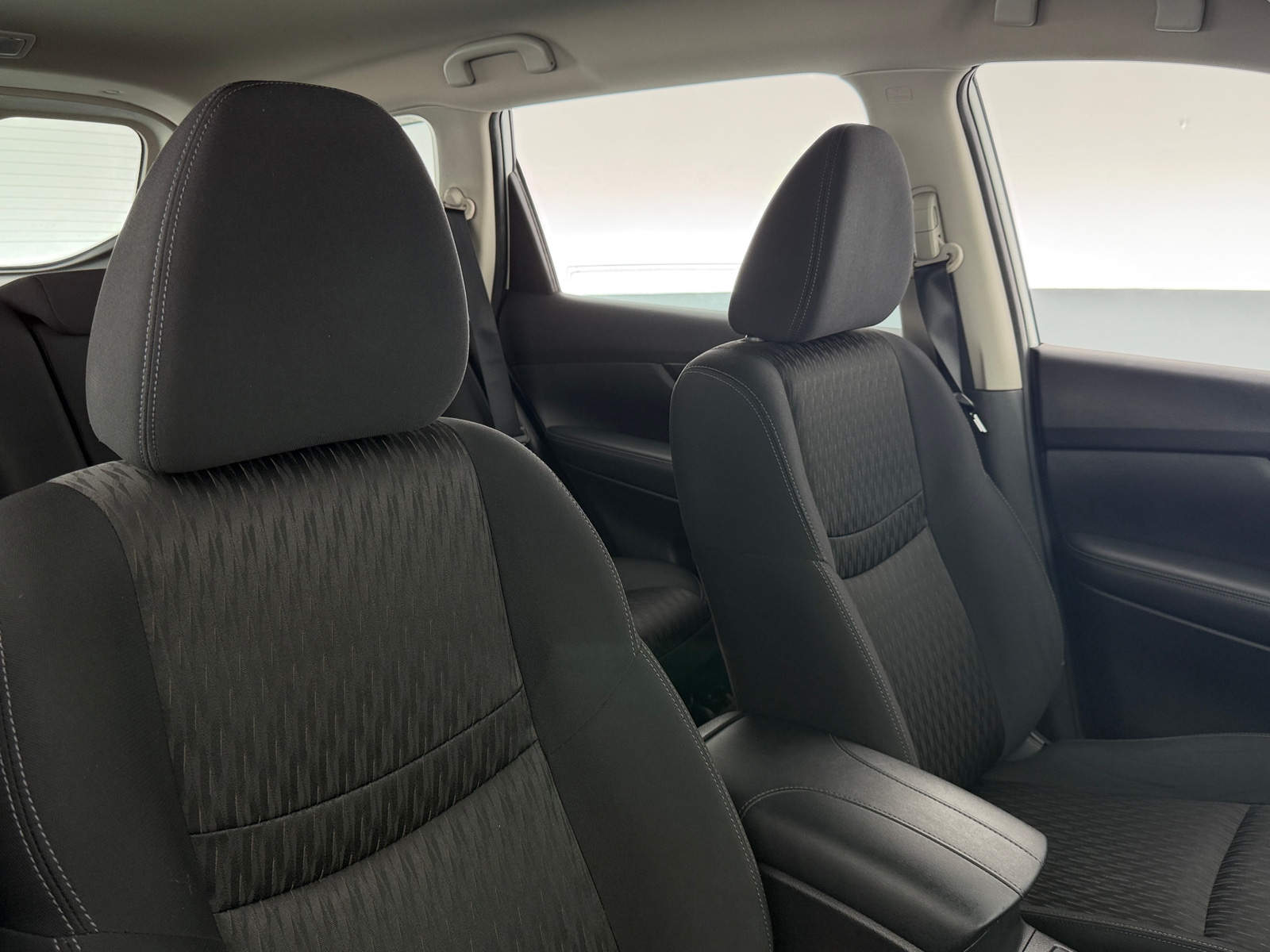 Thumbnail: 2017 Nissan Rogue - 2