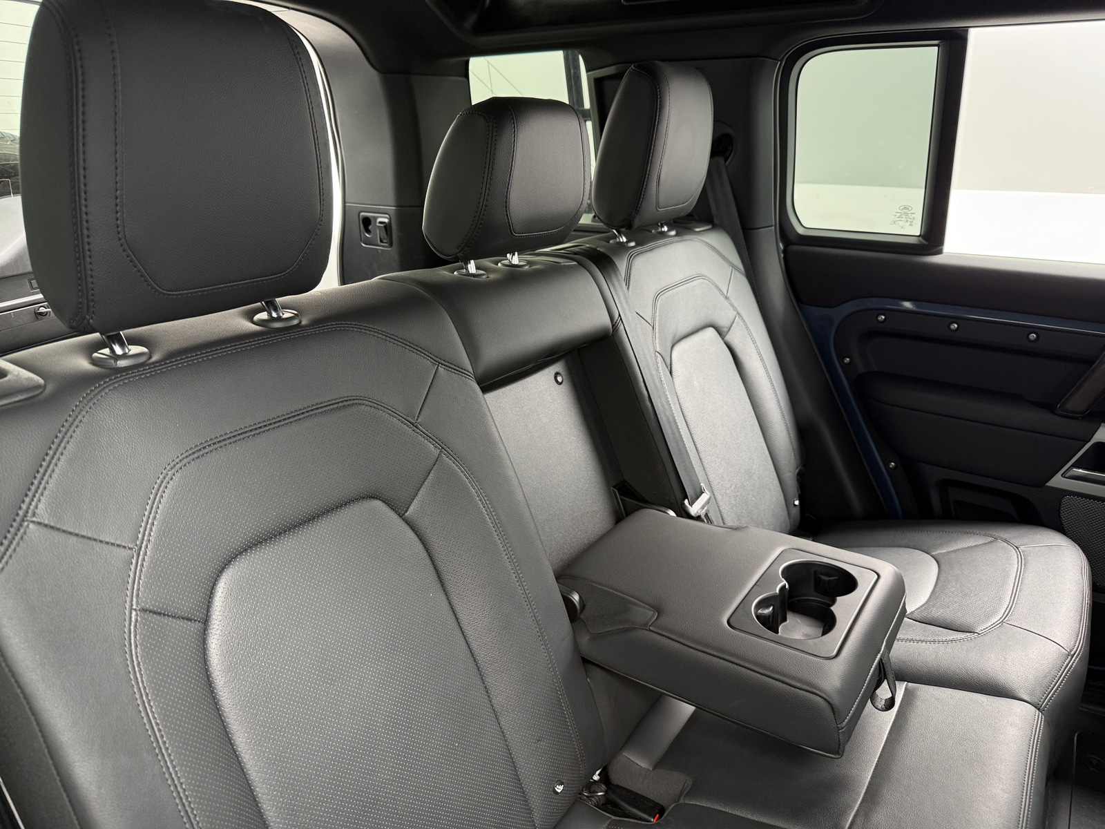 Thumbnail: 2024 Land Rover Defender - 5