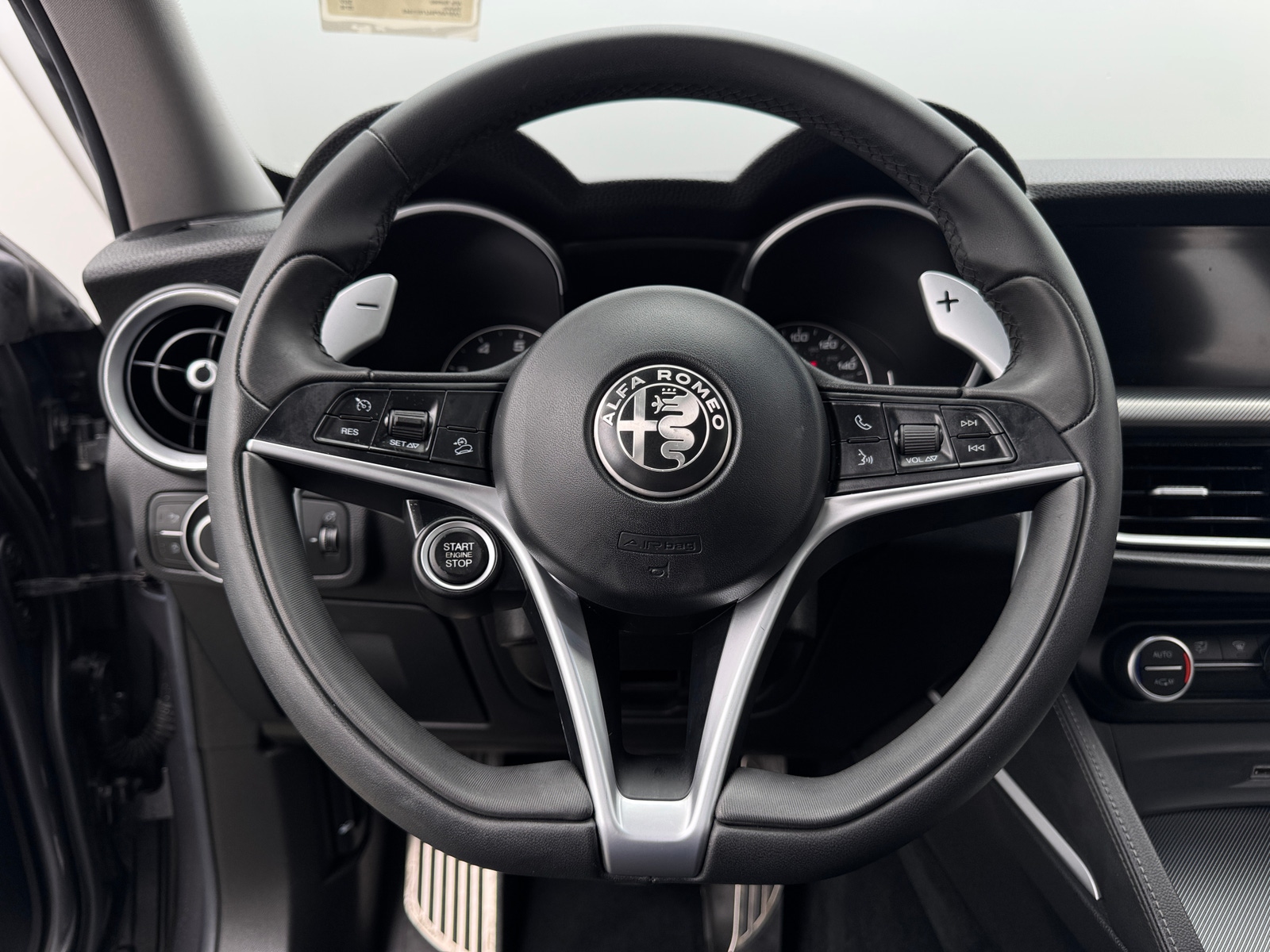 Thumbnail: 2018 Alfa Romeo Stelvio - 4