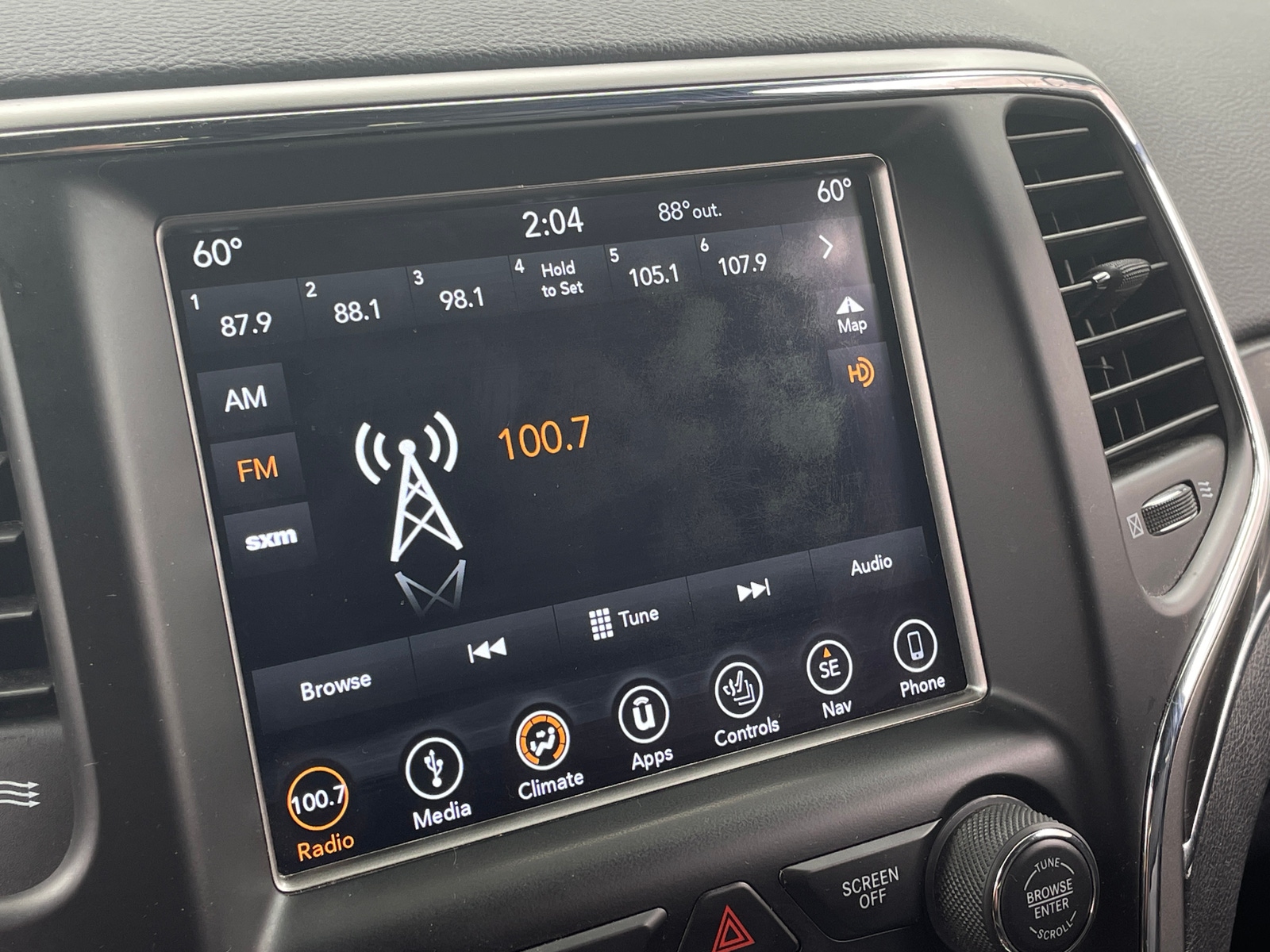 Thumbnail: 2018 Jeep Grand Cherokee - 3