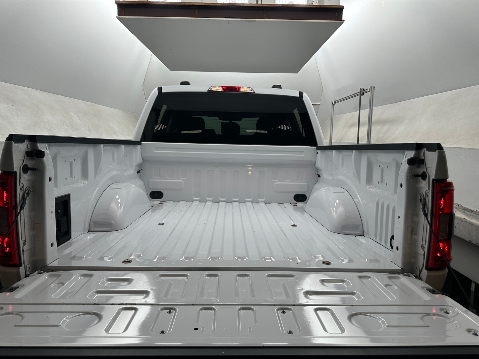 Thumbnail: 2021 Ford Econoline - 7