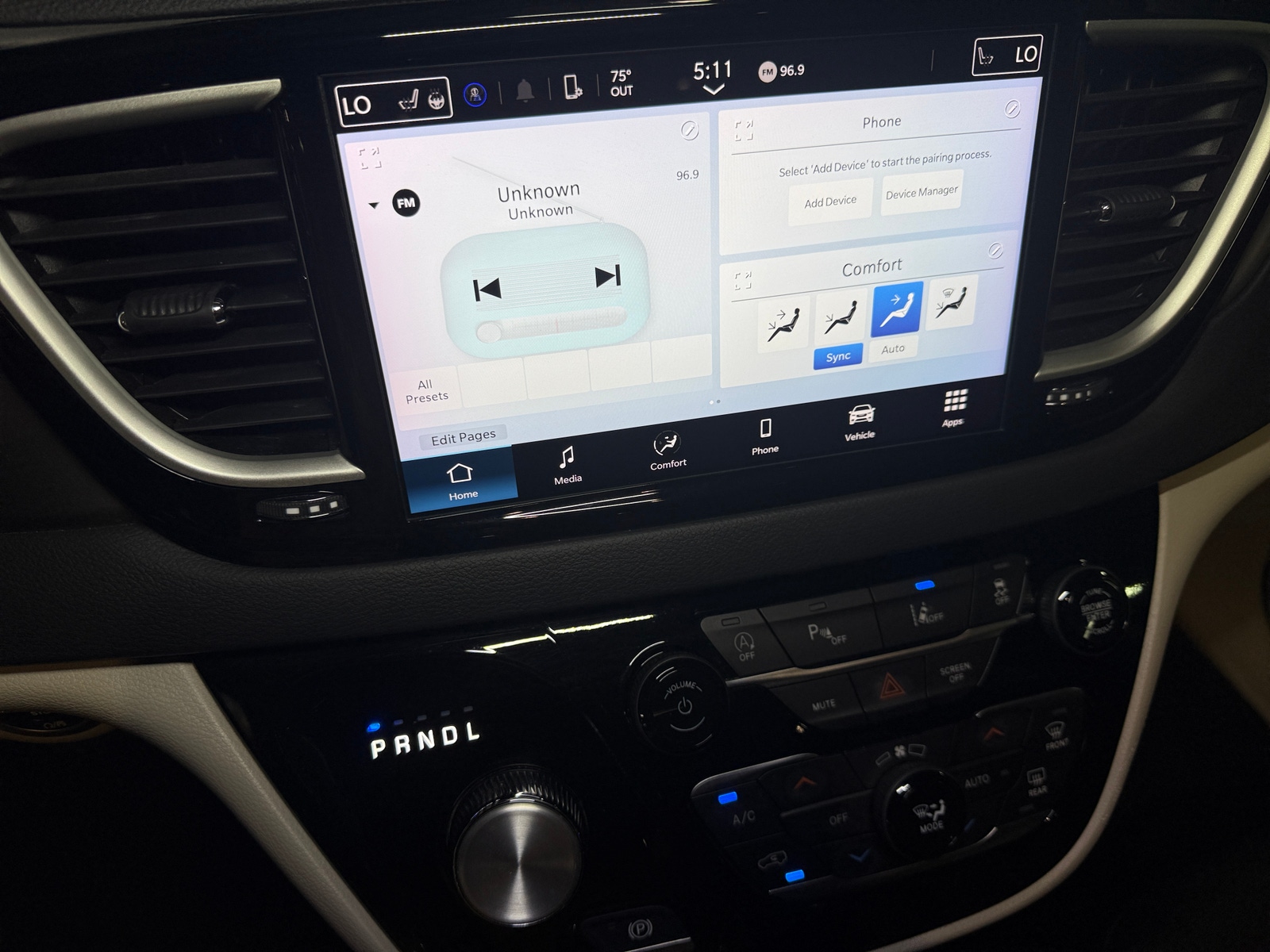 Thumbnail: 2024 Chrysler Pacifica - 3