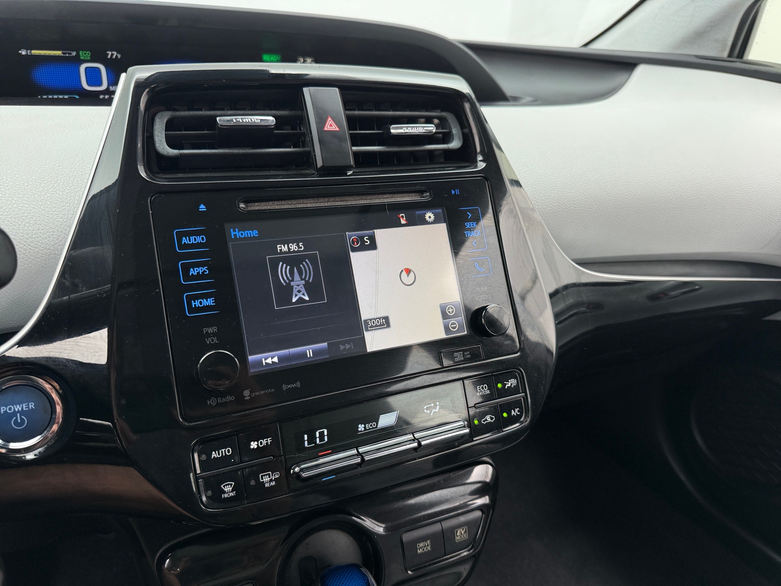 Thumbnail: 2016 Toyota Prius - 4