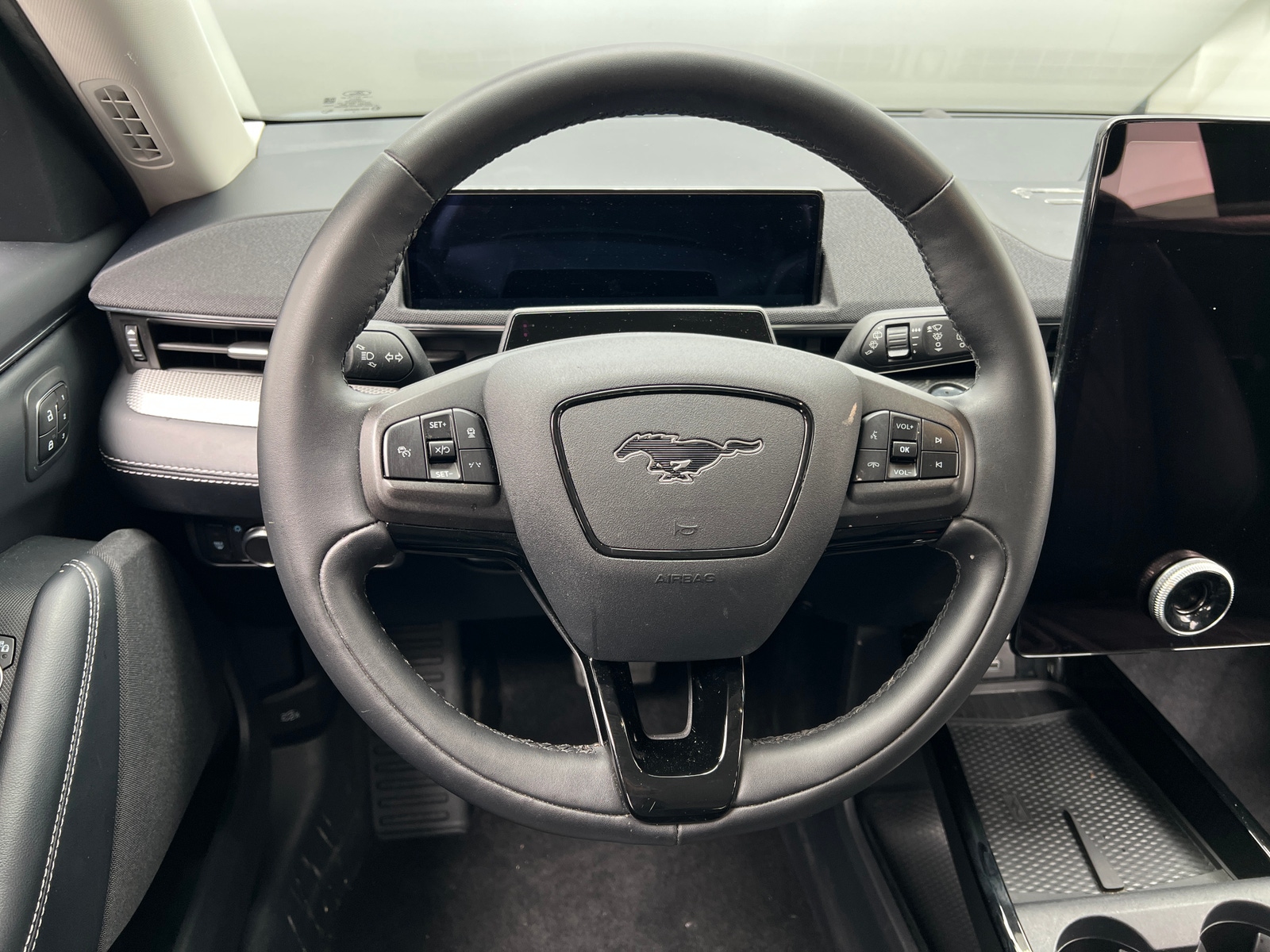 Thumbnail: 2022 Ford Mustang Mach-E - 4