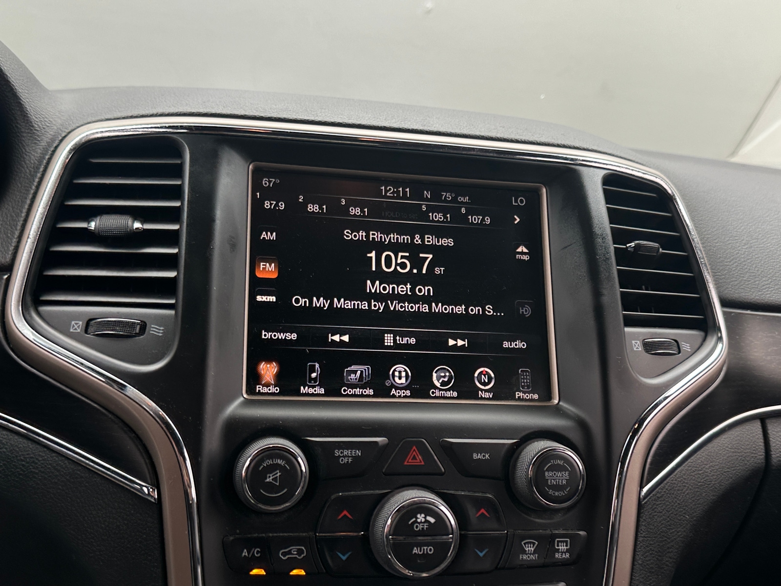 Thumbnail: 2014 Jeep Grand Cherokee - 3