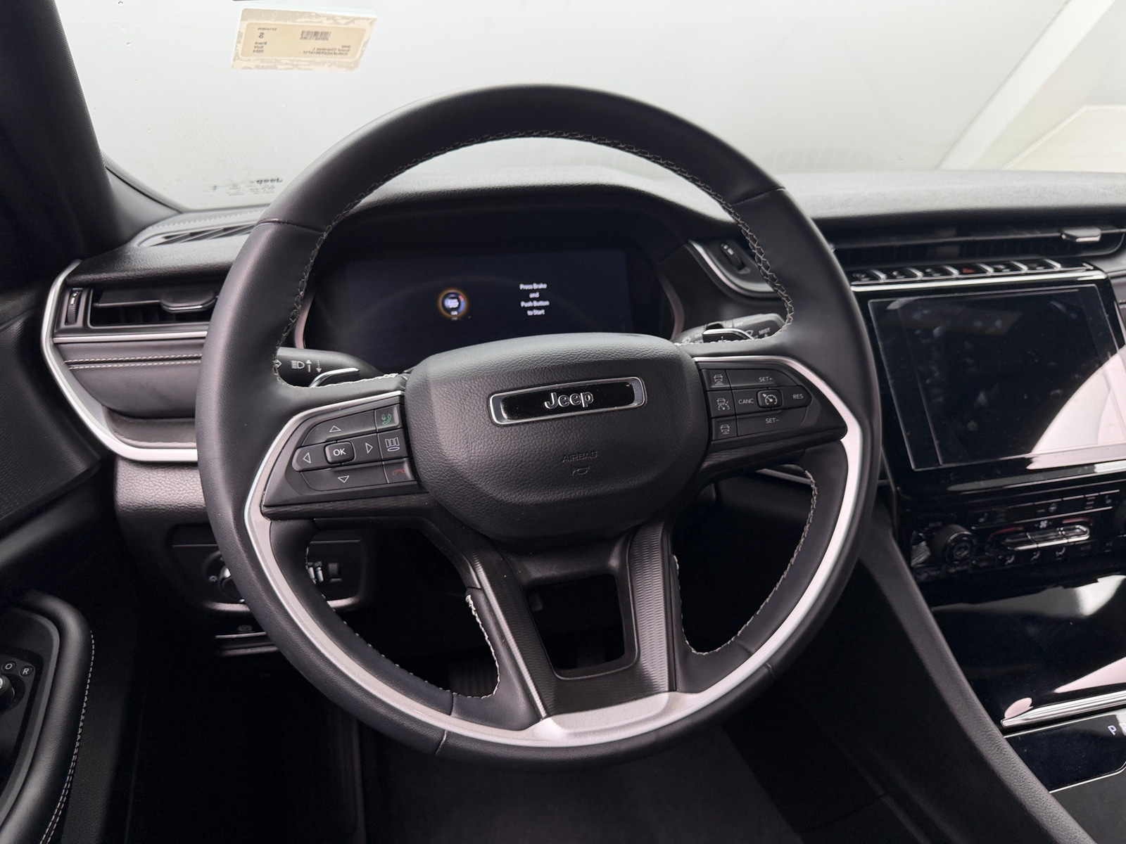 Thumbnail: 2024 Jeep Grand Cherokee L - 4