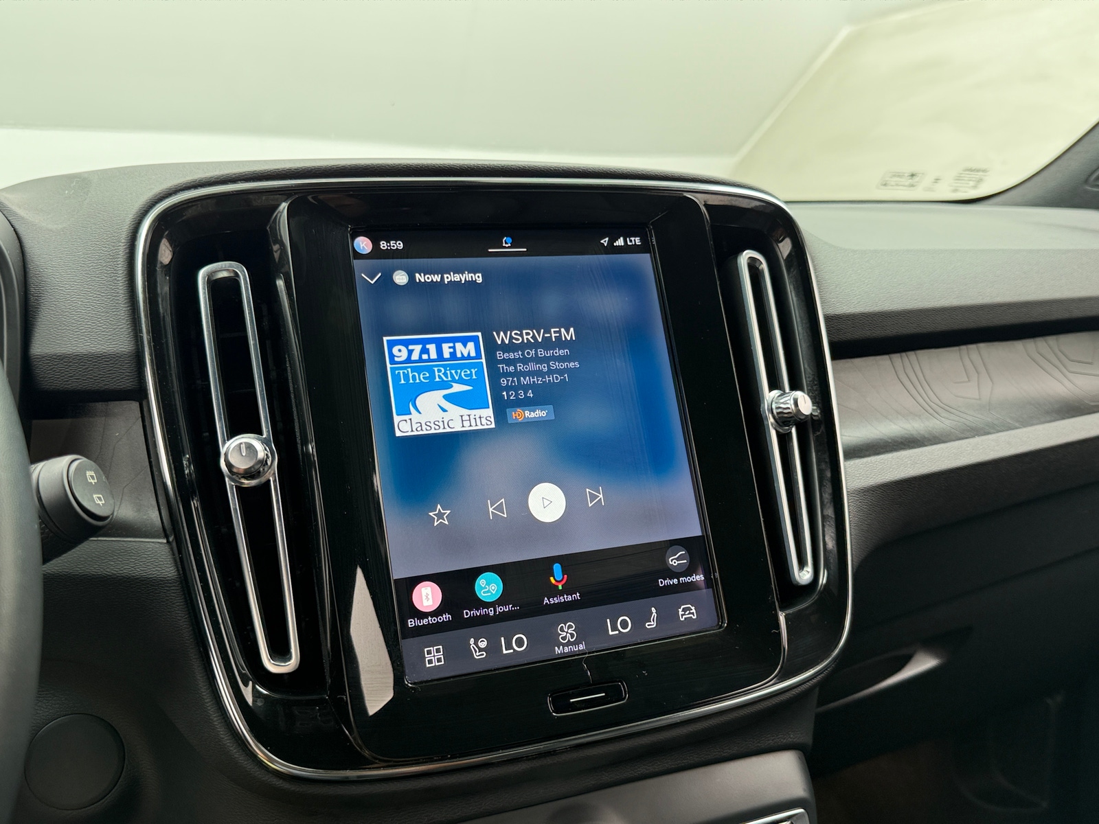 Thumbnail: 2023 Volvo XC40 - 3