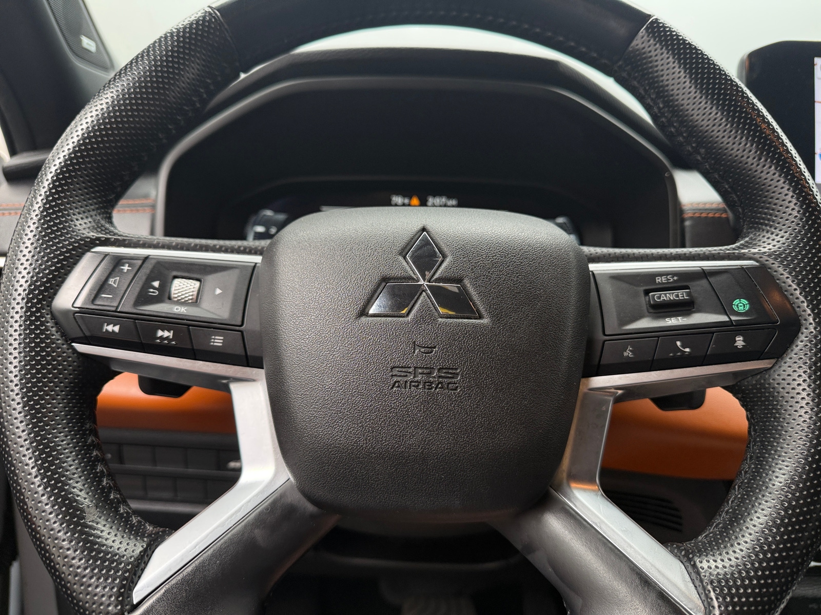 Thumbnail: 2022 Mitsubishi Outlander - 5