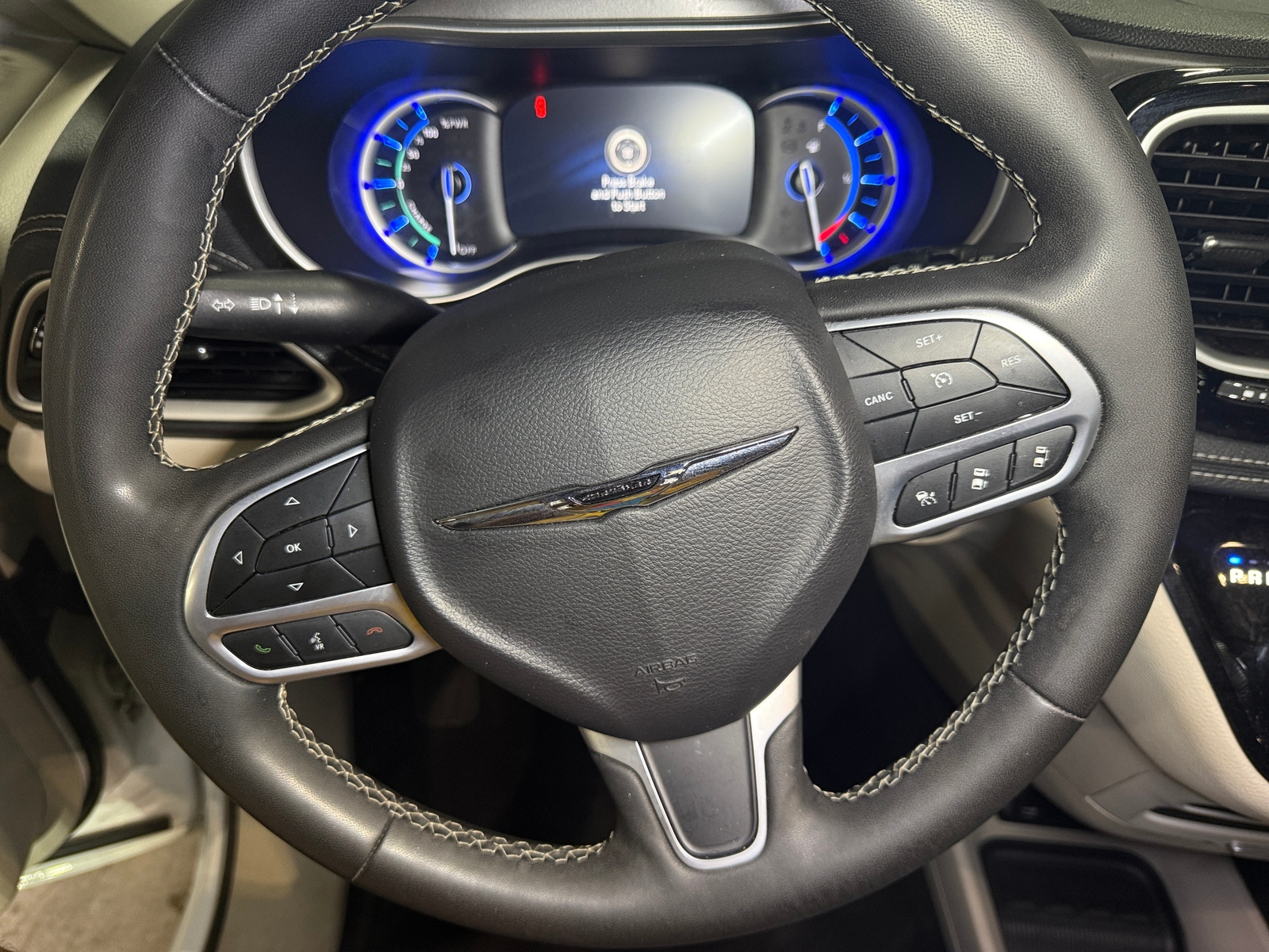 Thumbnail: 2024 Chrysler Pacifica - 4