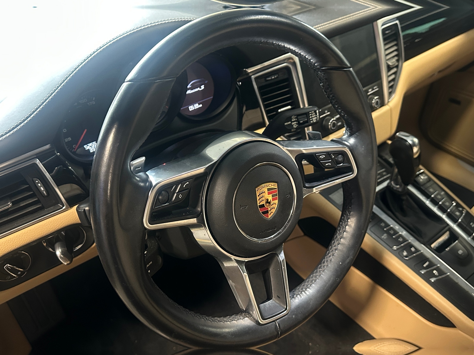Thumbnail: 2018 Porsche Macan - 4