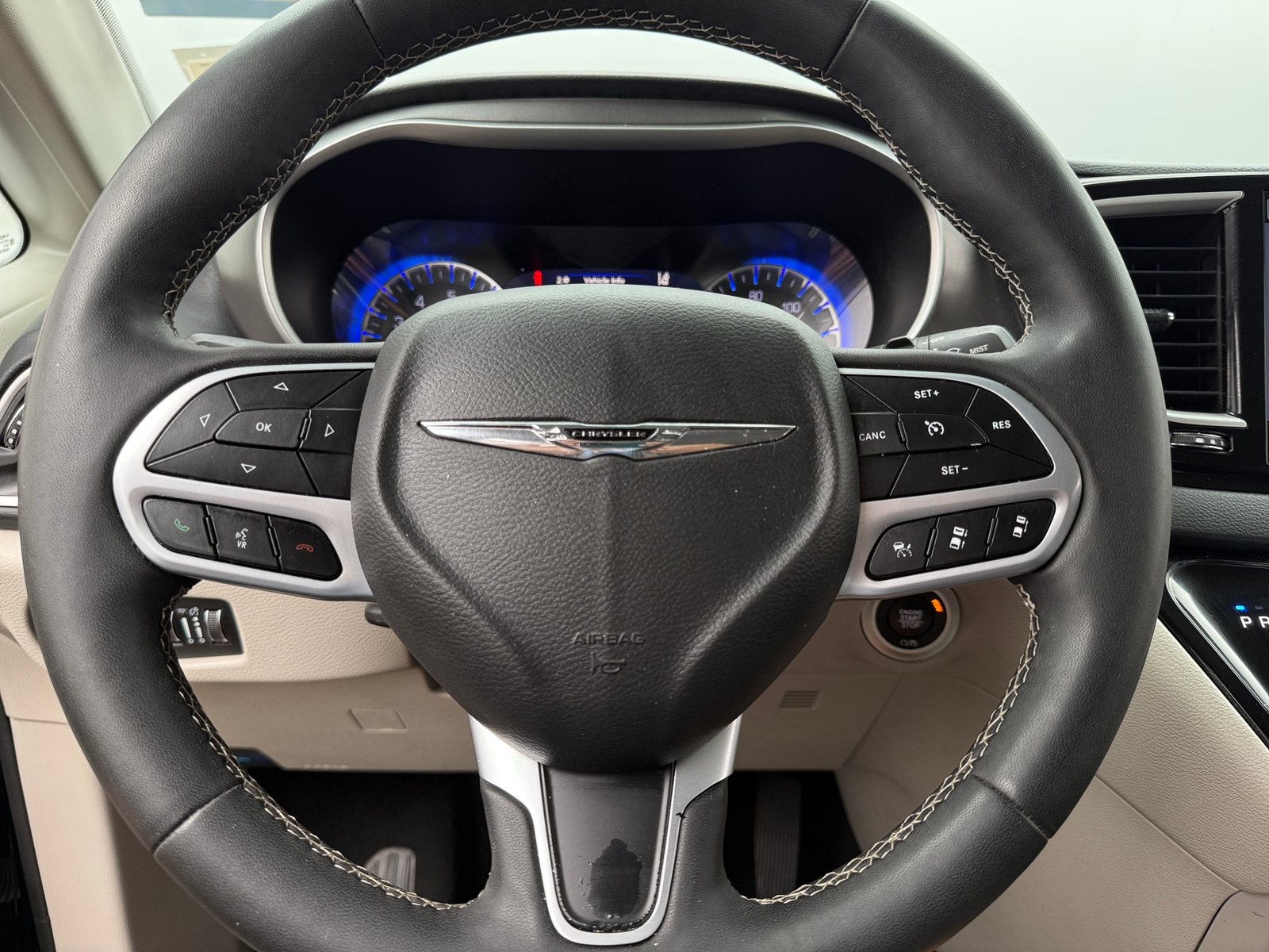 Thumbnail: 2024 Chrysler Pacifica - 5