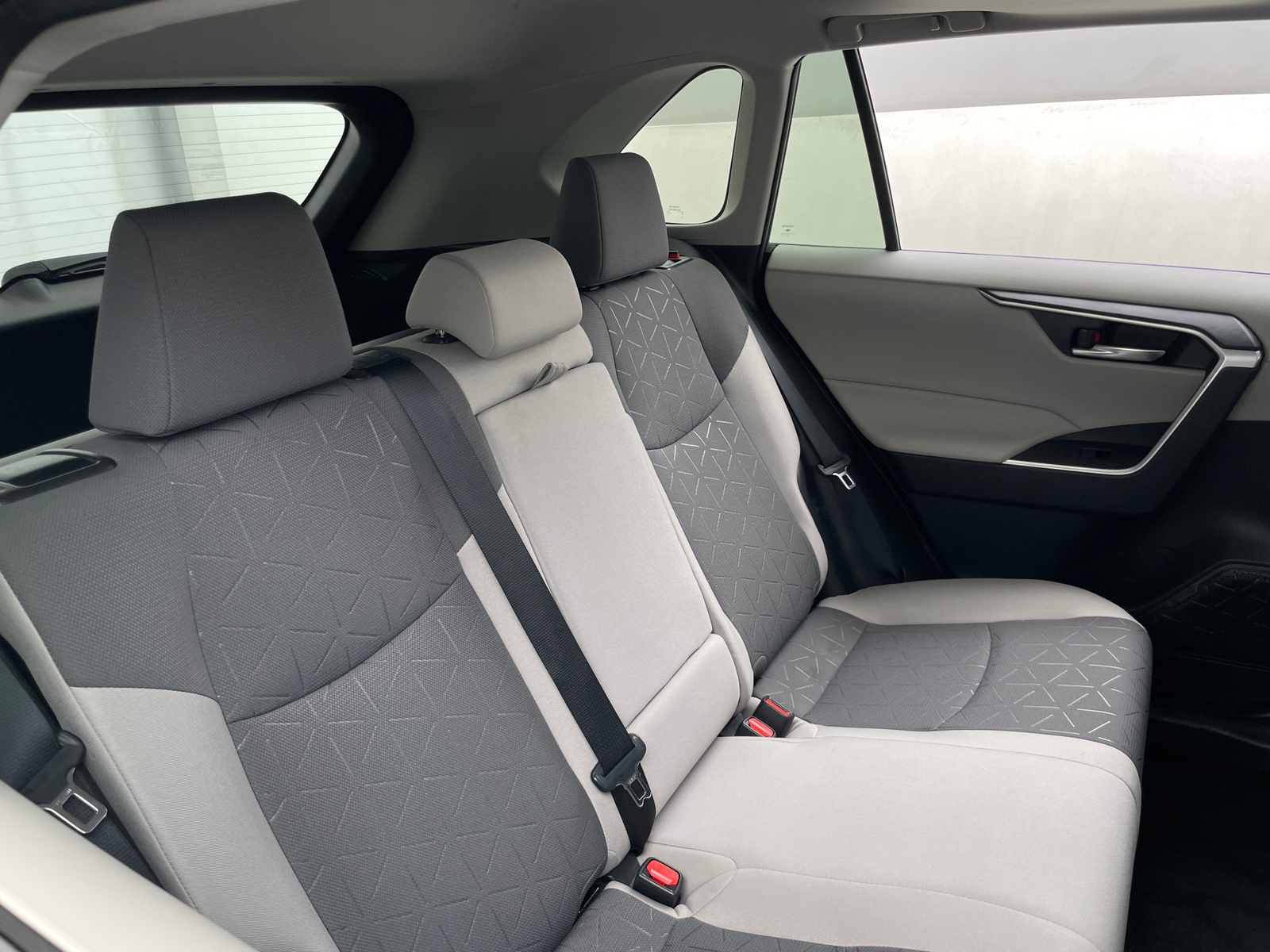 Thumbnail: 2021 Toyota RAV4 - 6