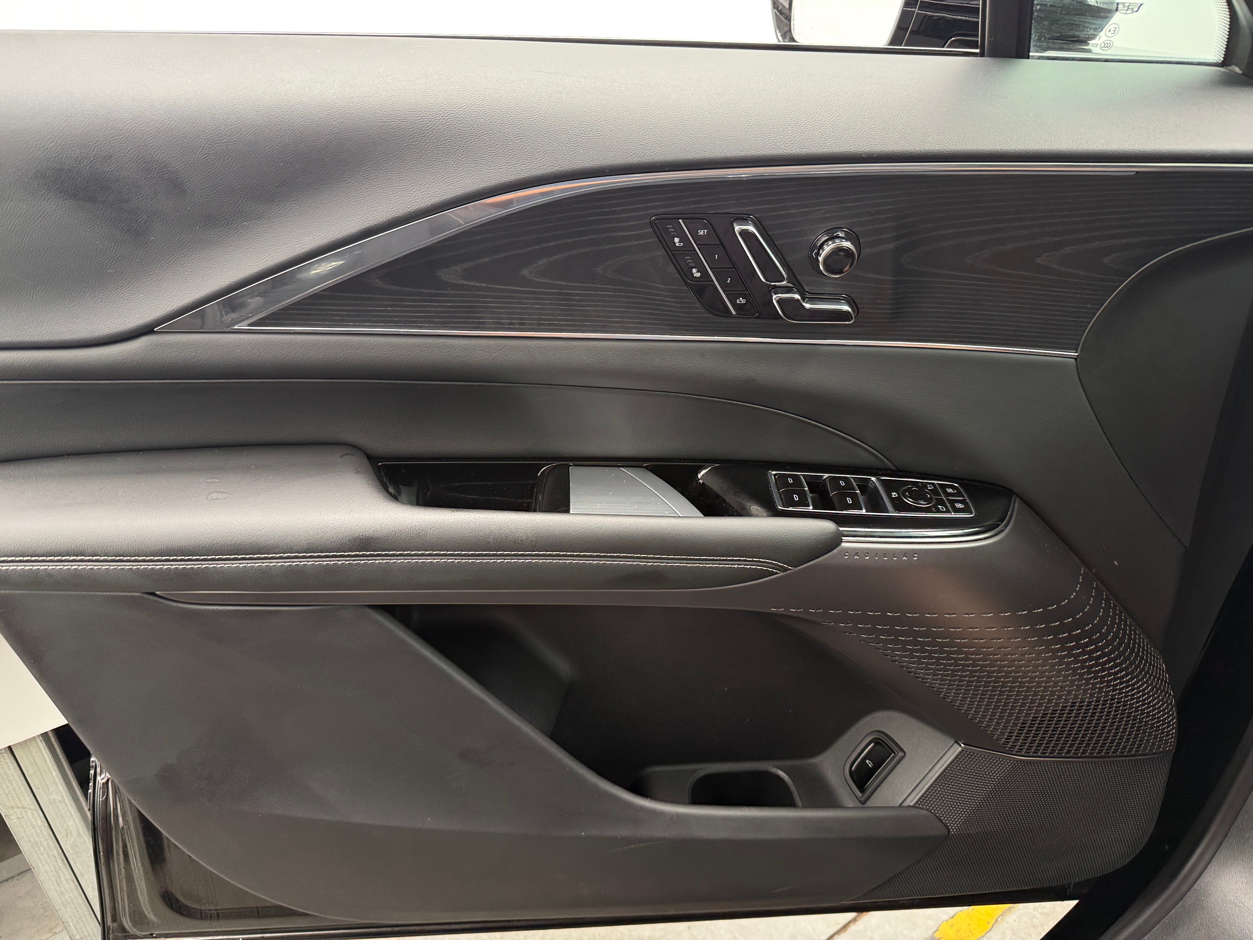 Used 2024 Cadillac LYRIQ Sport 1 with VIN 1GYKPTRL8RZ128847 for sale in Oak Creek, WI