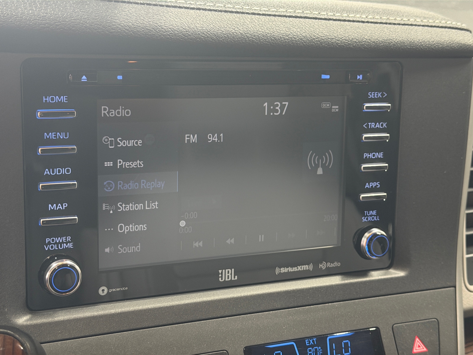 Thumbnail: 2020 Toyota Sienna - 4