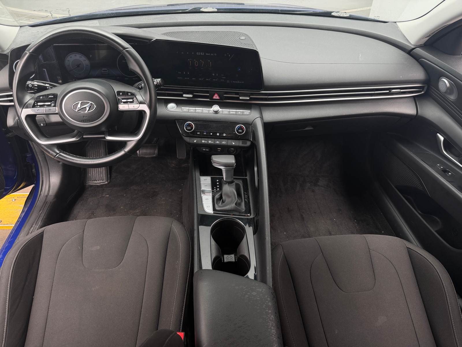 Thumbnail: 2023 Hyundai Elantra - 3