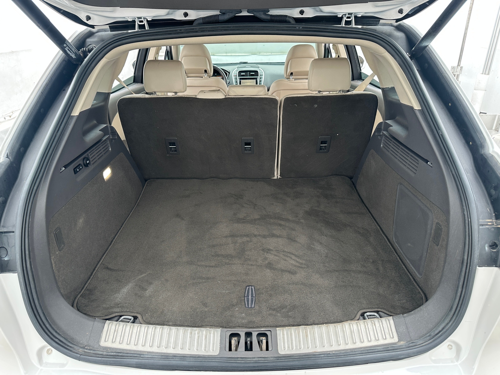 Thumbnail: 2019 Lincoln Nautilus - 6