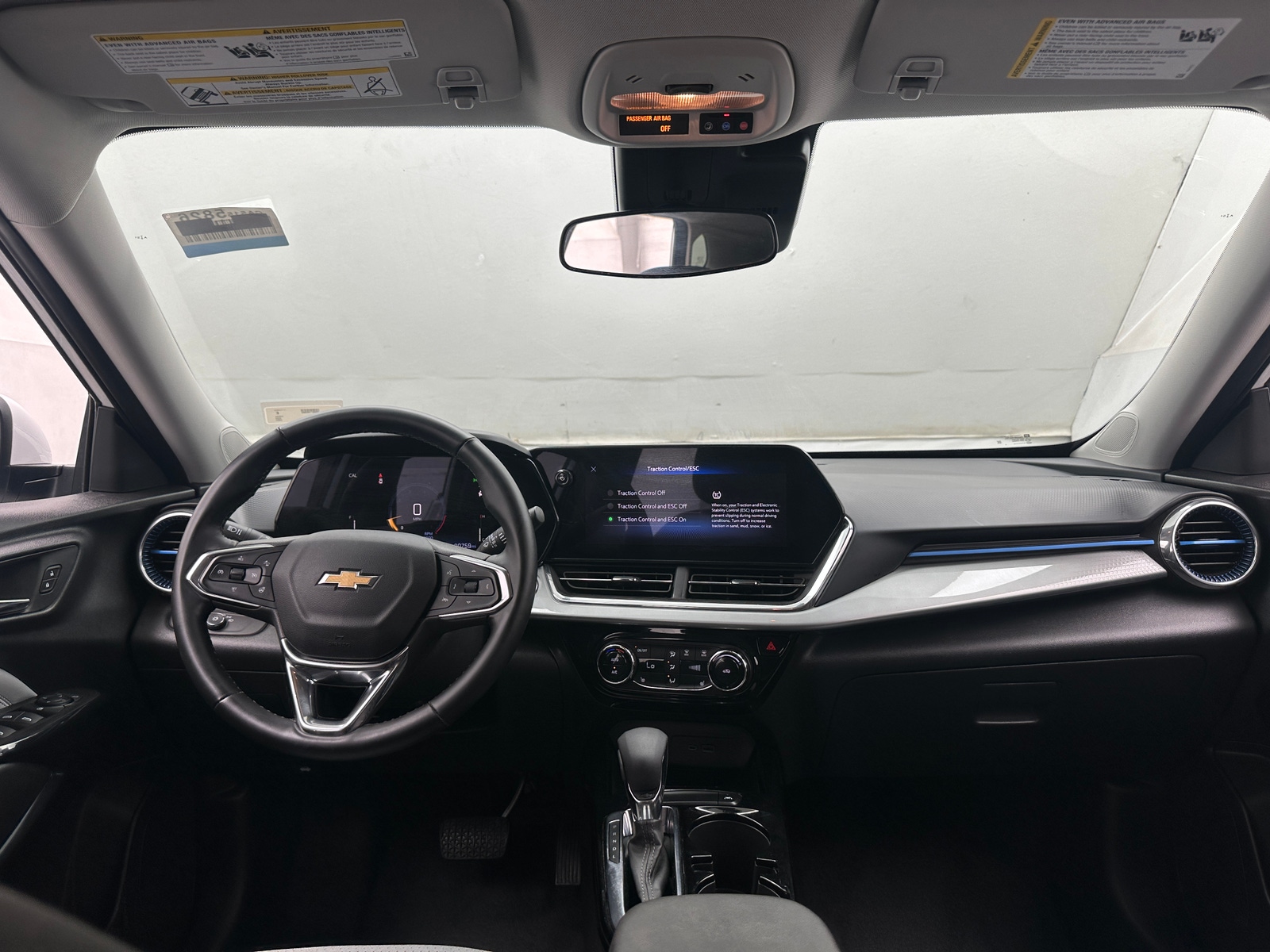 Thumbnail: 2025 Chevrolet Trax - 3