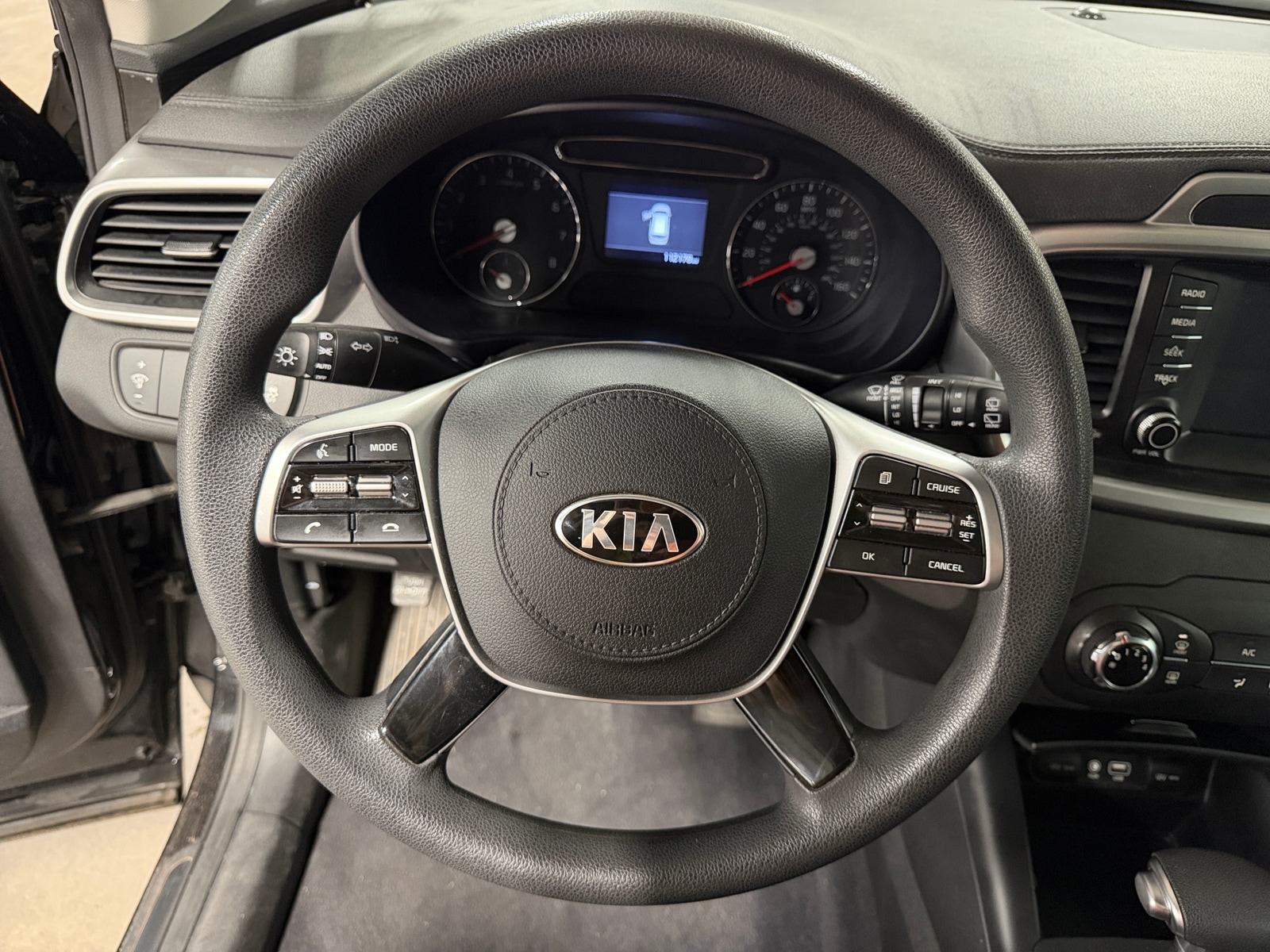 Thumbnail: 2019 Kia Sorento - 5