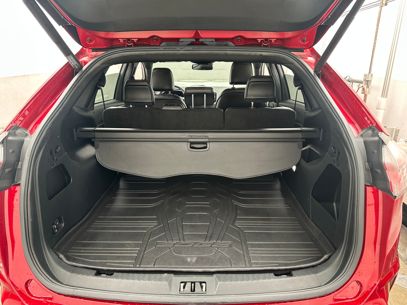 Thumbnail: 2020 Ford Edge - 6