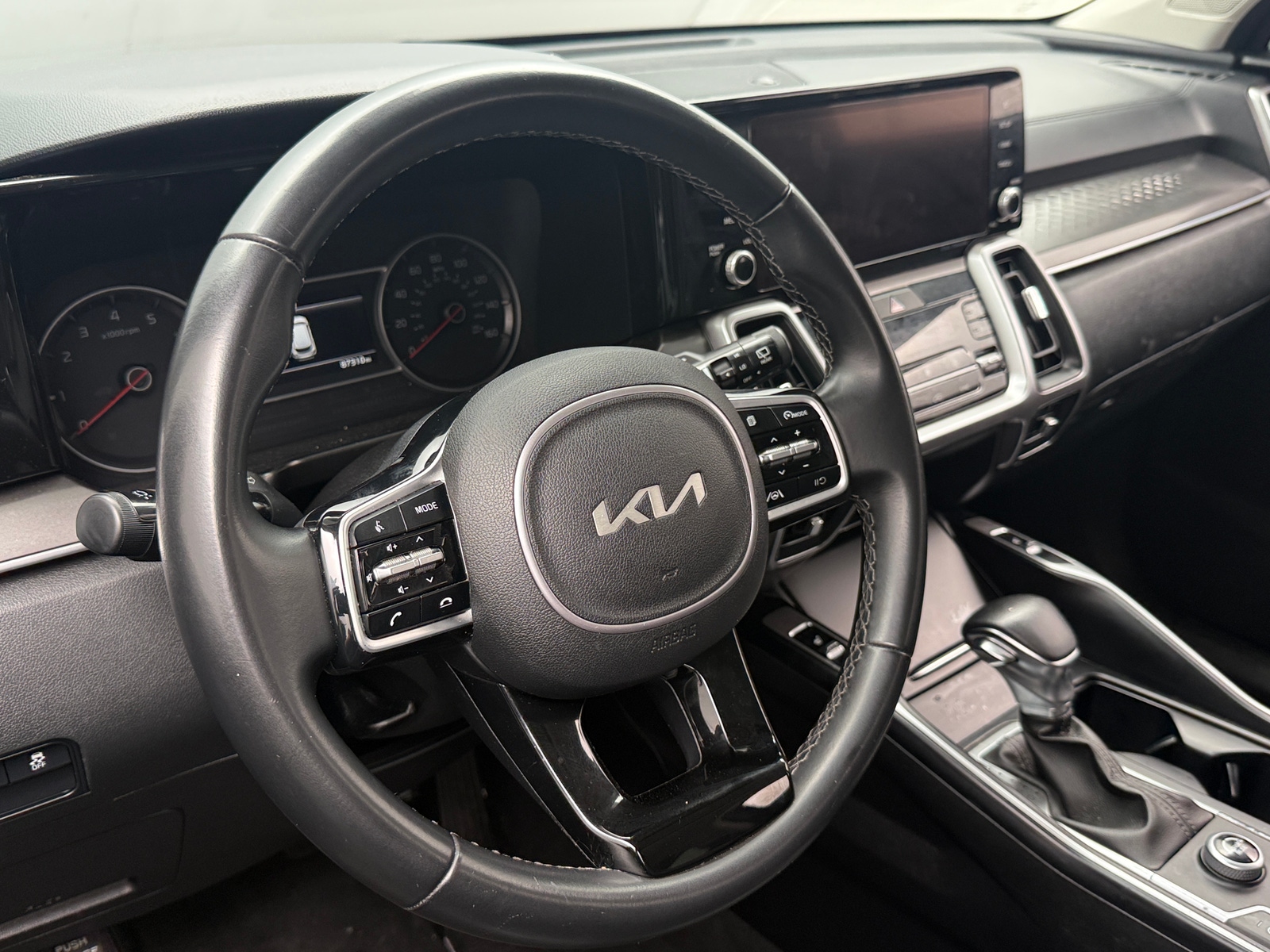 Thumbnail: 2022 Kia Sorento - 4