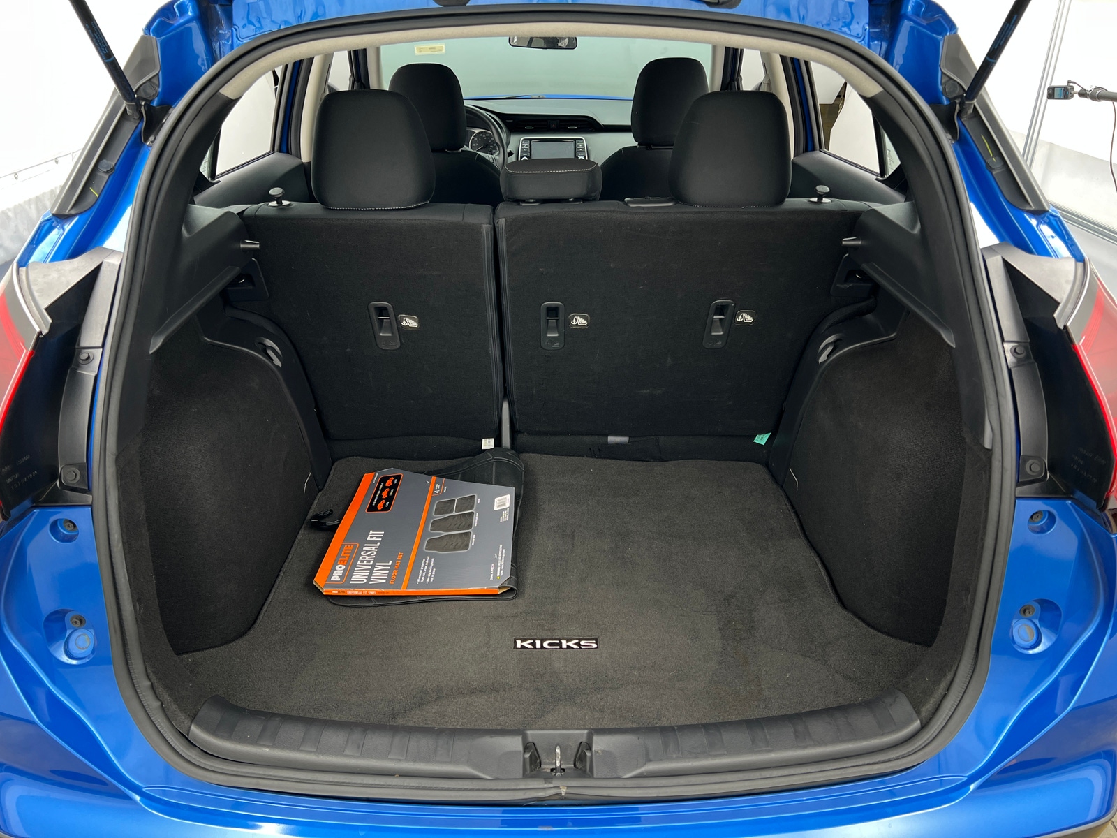 Thumbnail: 2022 Nissan Kicks - 7